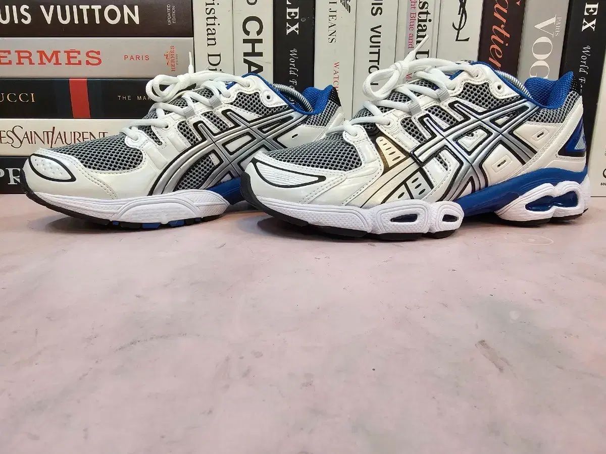 <新品> アシックス ニンバス 9 メンズ ランニングシューズ スニーカー 280