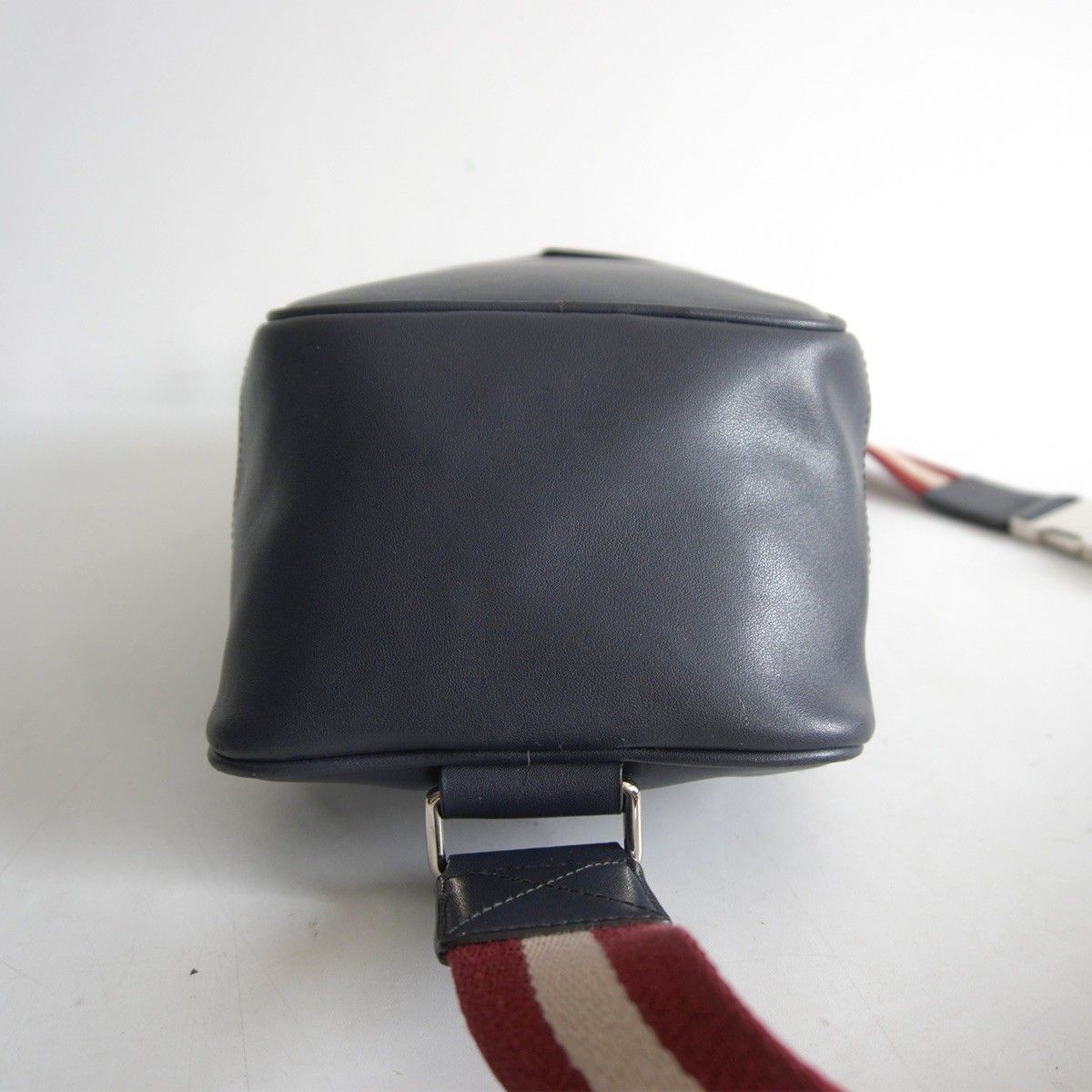 美品】BALLY 【レザー ボディバッグ】ネイビー トレインスポッティング