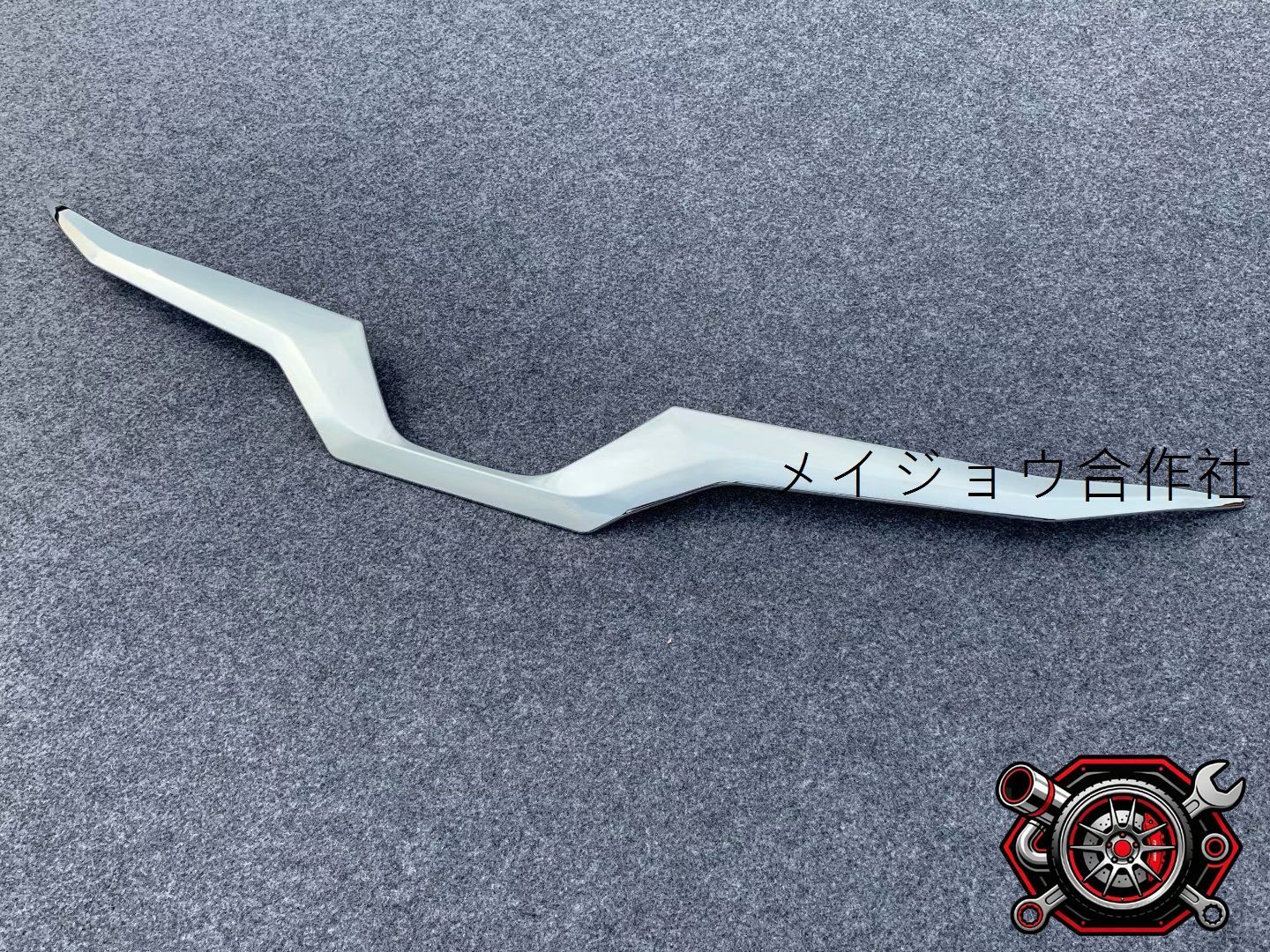 売れ筋トヨタ RAIZE 2020年式 対応 フロントグリル U字 ガーニッシュ 中網 飾り モール ABS電鍍 光沢仕上げ 簡単取付cp612