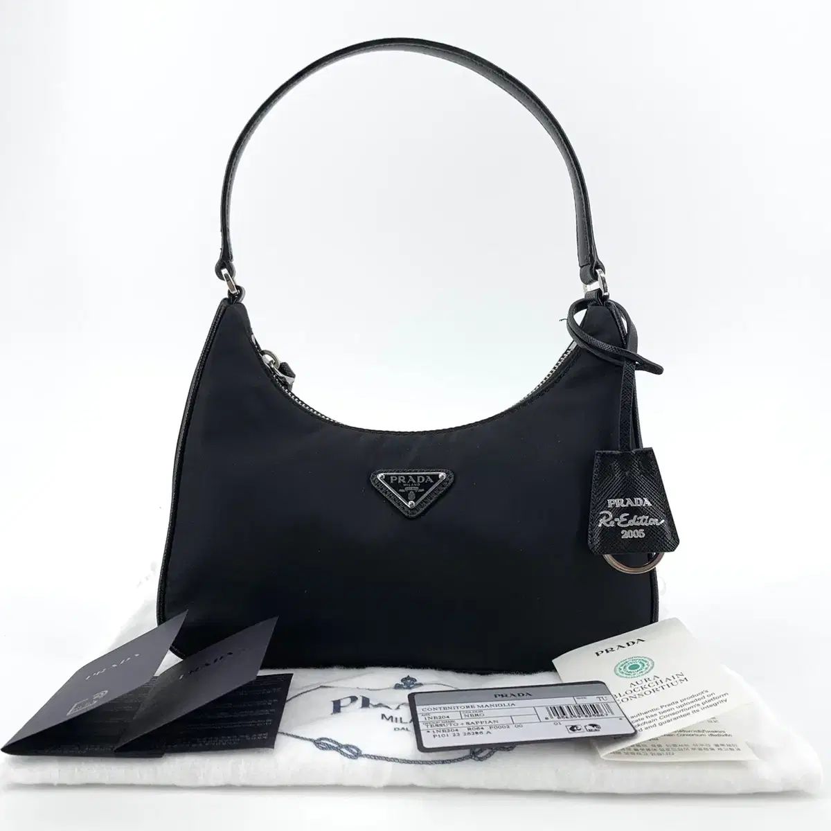 プラダ サフィアーノ トリミング リナイロン HOBO BAG 1NE204