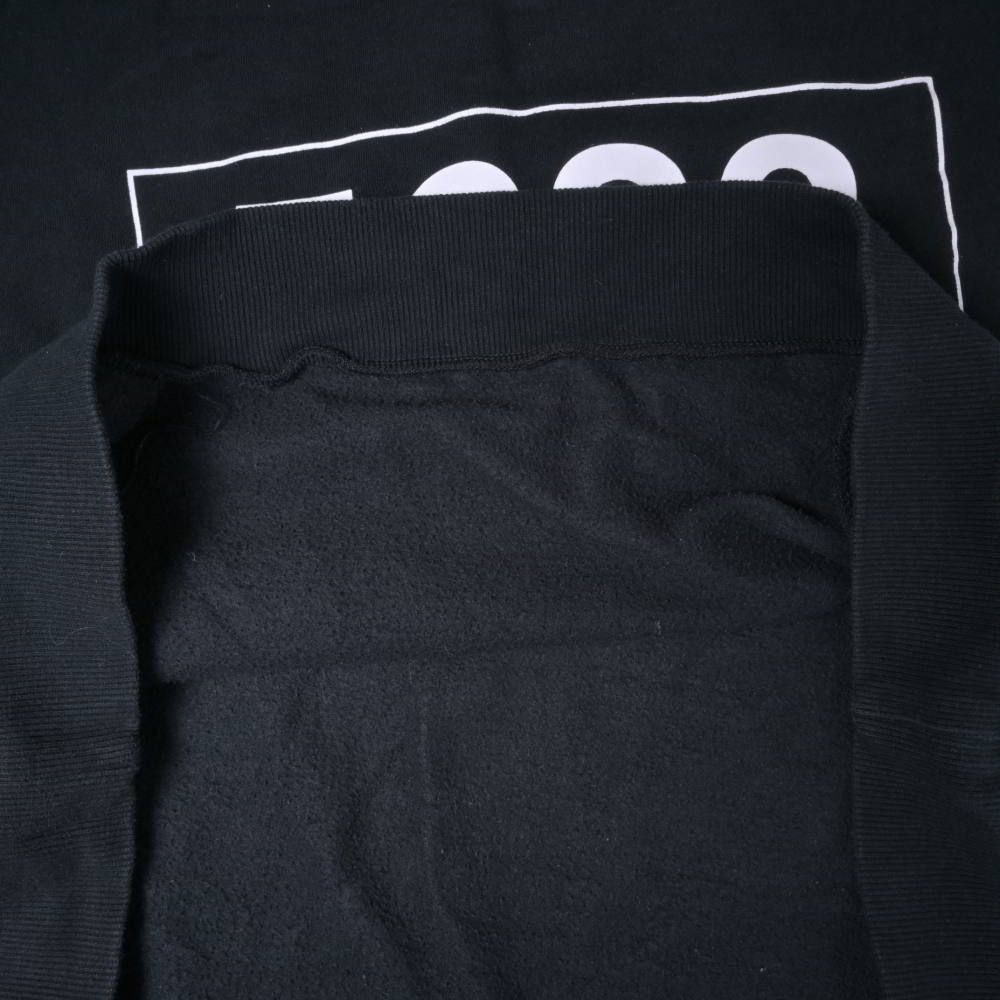 hummel × WILLY CHAVARRIA ハーフジップ プリント スウェット hummel × WILLY CHAVARRIA ハーフジップ プリント スウェット