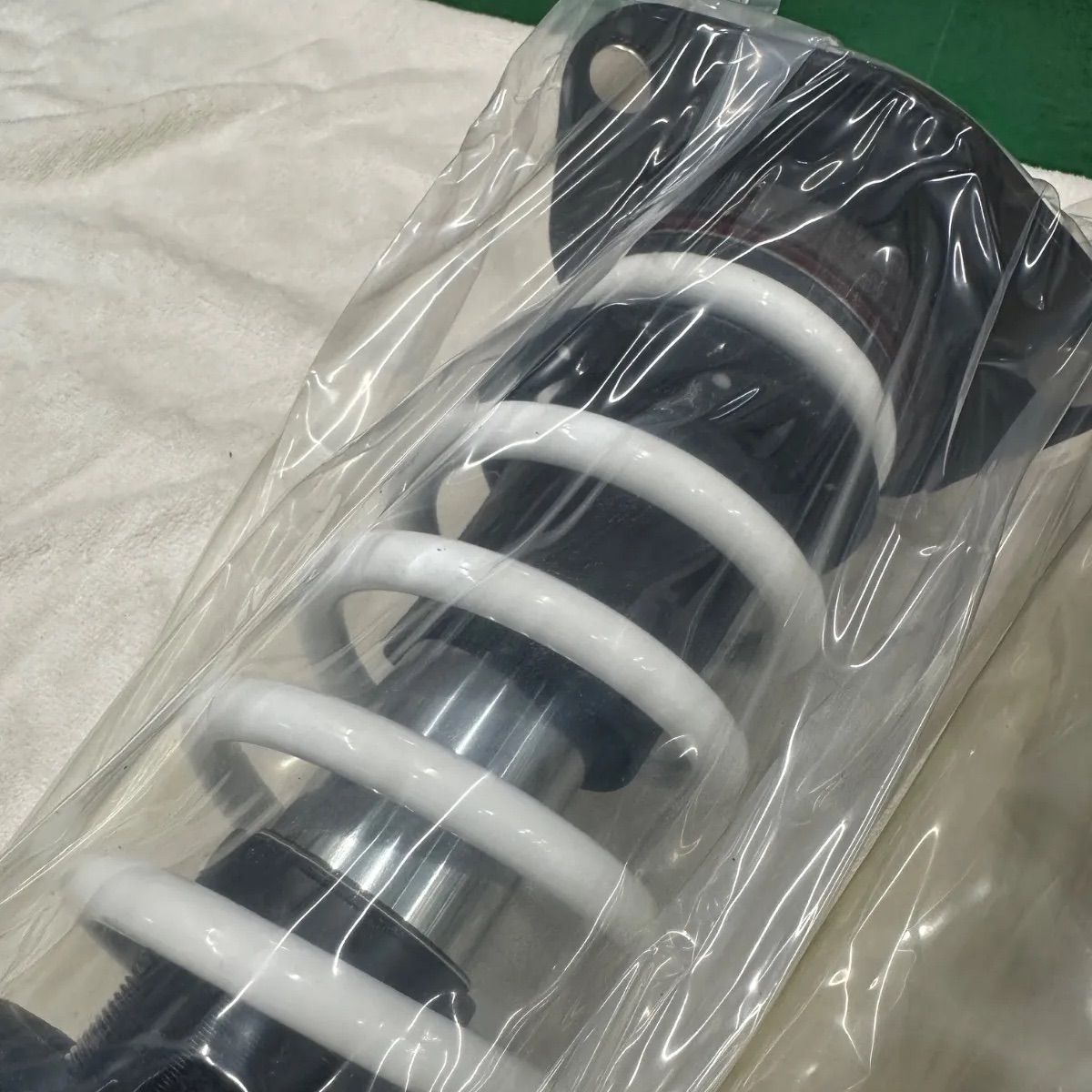 新品未開封　車高調 HKS SスタイルL 80130-AT209(ノア・ヴォクシー・エスクァイア)フロント2本