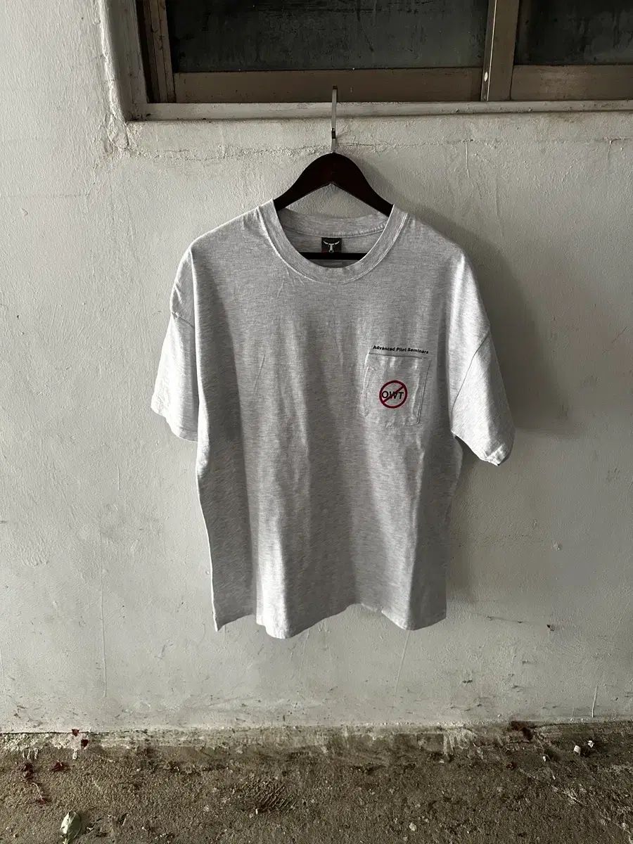 00s Hanes グラフィック ポケット Tシャツ