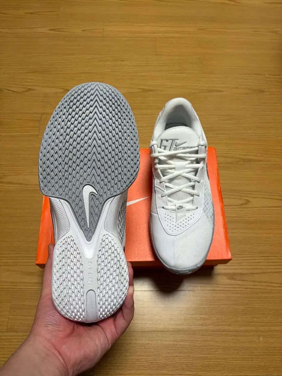 290 NIKE GT CUT アカデミー EP