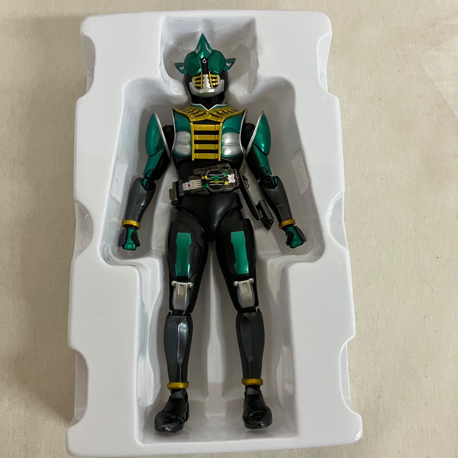 中古 仮面ライダー ゼロノス アルタイルフォーム 真骨彫製法 S.H.Figuarts フィギュア SF6638 c098