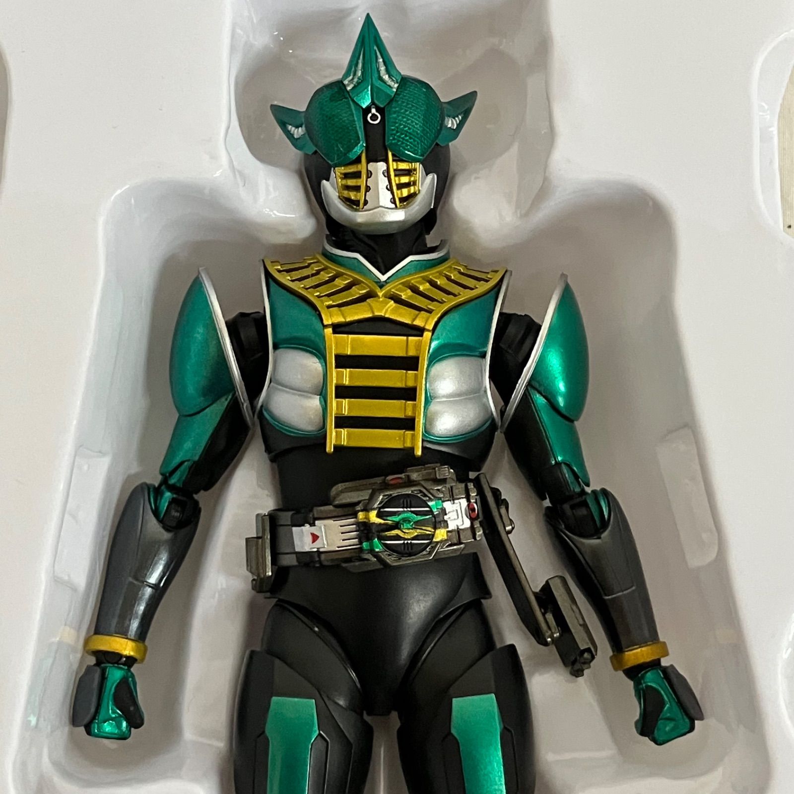 中古 仮面ライダー ゼロノス アルタイルフォーム 真骨彫製法 S.H.Figuarts フィギュア SF6638 c098