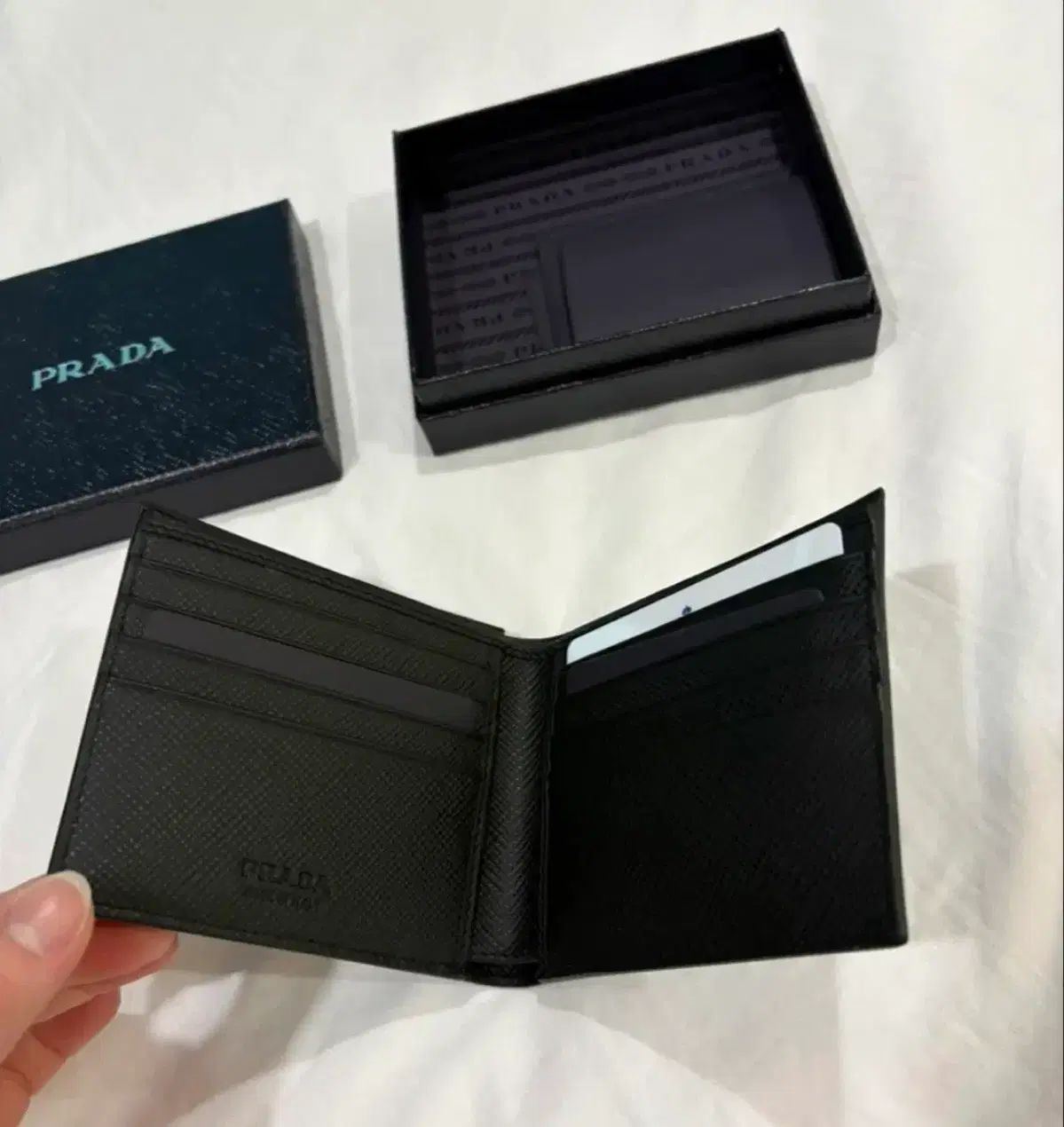 未使用/新品 PRADA プラダ サフィアーノ 二つ折り財布 ブラック 新品