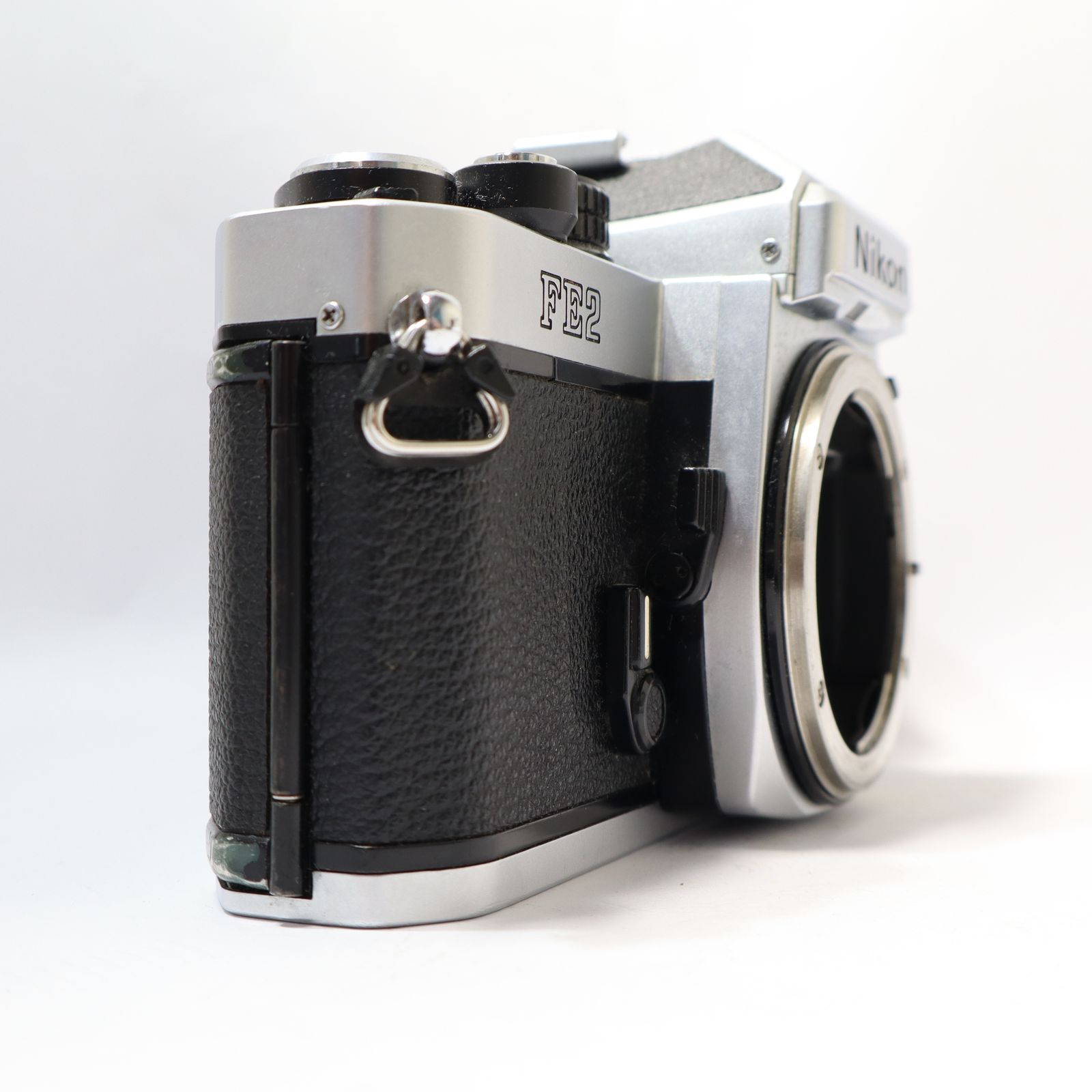 Nikon FE2 ボディ シャッター全速OK フィルムカメラ 一眼レフ マニュアルカメラ Nikon FE2 ボディ シャッター全速OK フィルムカメラ 一眼レフ マニュアルカメラ