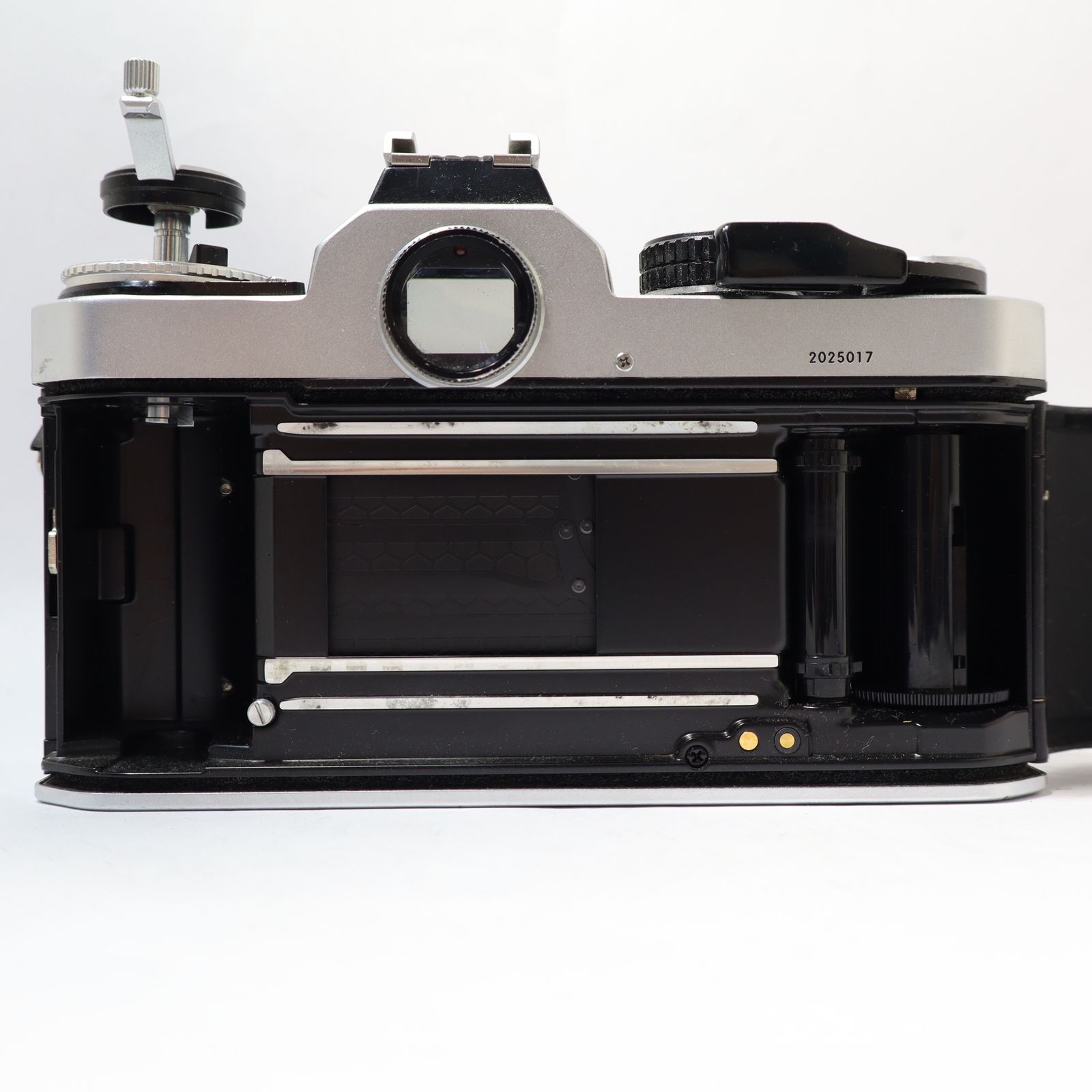 Nikon FE2 ボディ シャッター全速OK フィルムカメラ 一眼レフ マニュアルカメラ Nikon FE2 ボディ シャッター全速OK フィルムカメラ 一眼レフ マニュアルカメラ