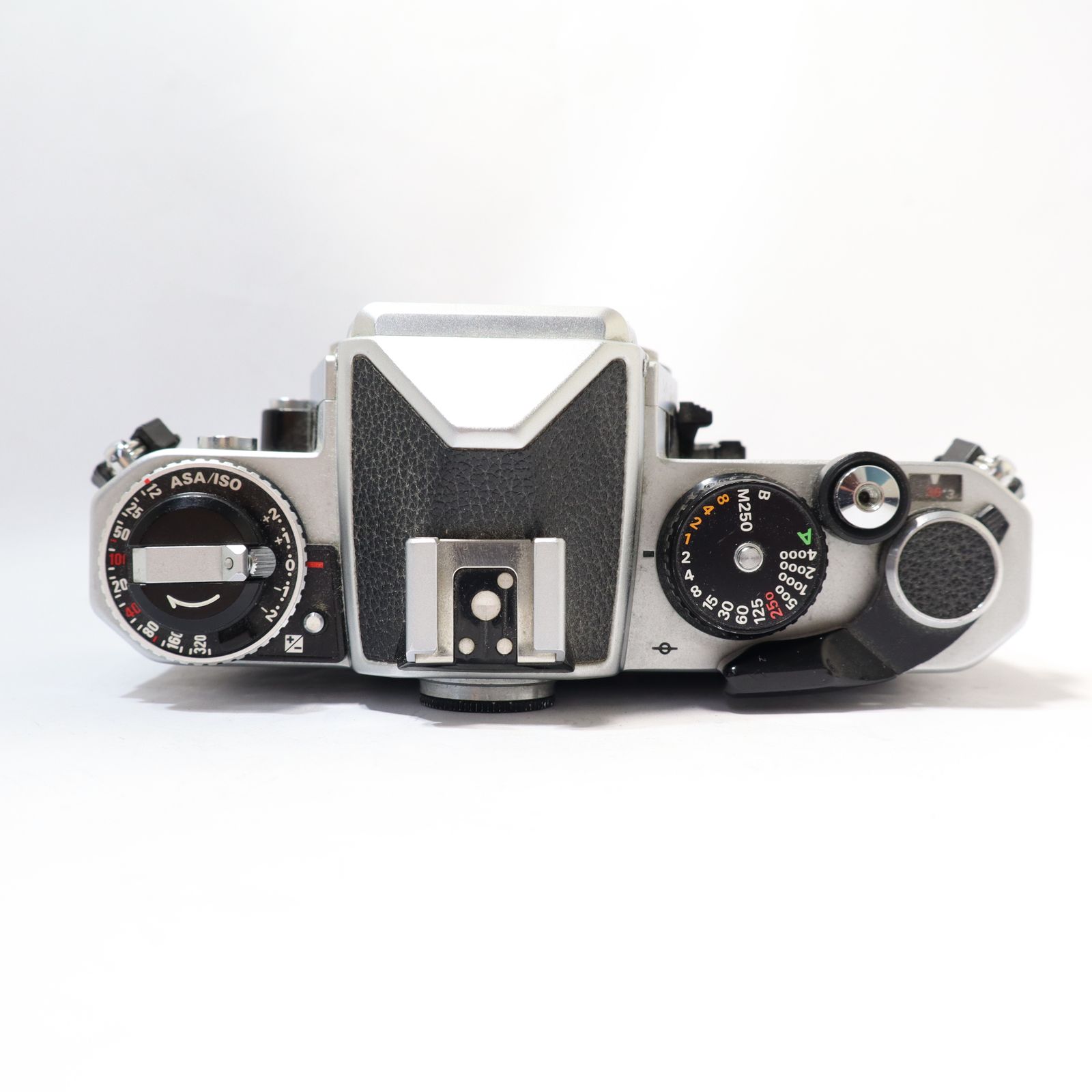 Nikon FE2 ボディ シャッター全速OK フィルムカメラ 一眼レフ マニュアルカメラ Nikon FE2 ボディ シャッター全速OK フィルムカメラ 一眼レフ マニュアルカメラ