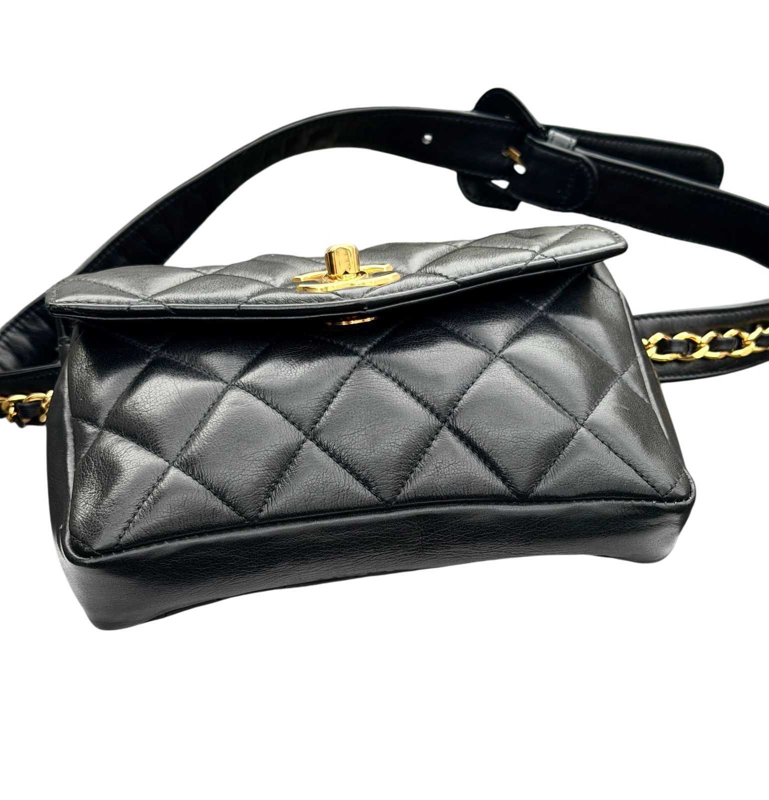 超美品◆本物シャネルCHANELヴィンテージVintageマトラッセターンロックココマークCCゴールド金具ウエストバッグポーチボディバッグ黒金ラムスキン