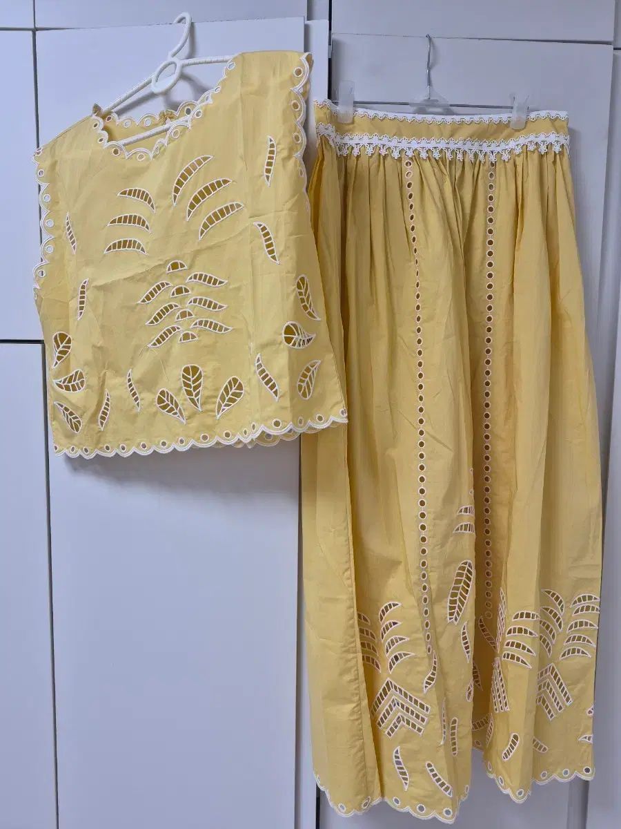 黄色 刺繍 ブラウス スカート セット 11,291円