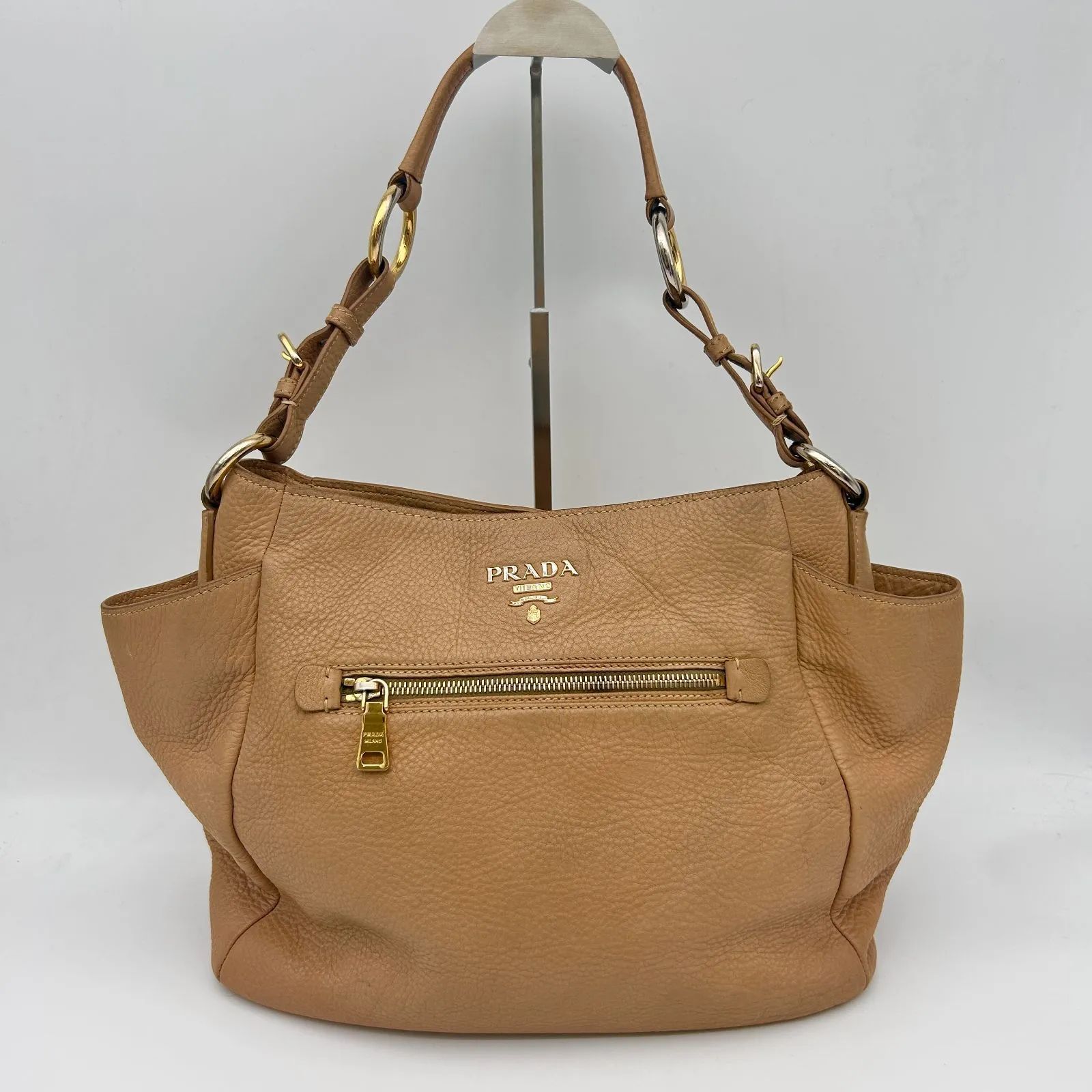 PRADA（プラダ）ショルダーバッグ レザー ベージュ【中古】
