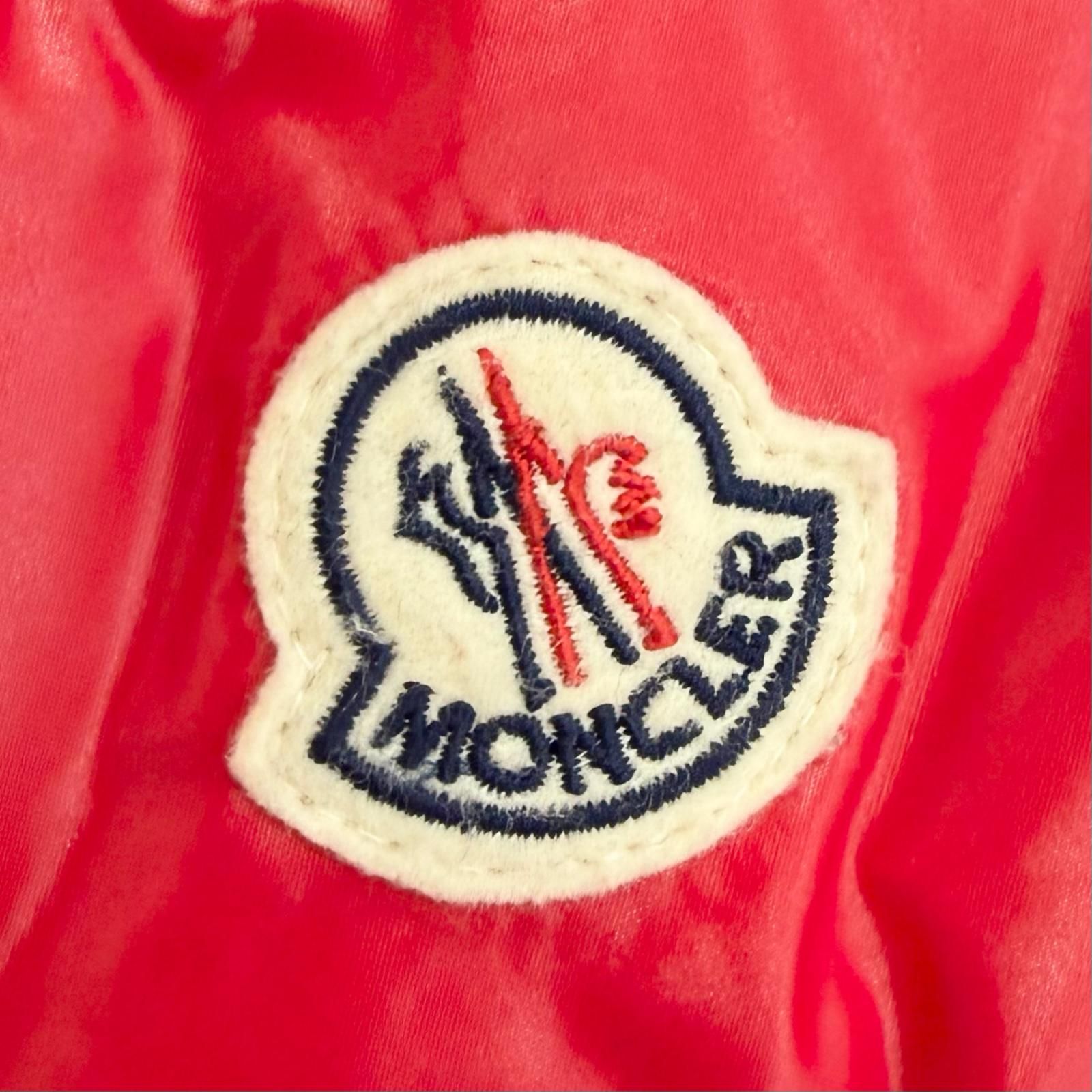 Moncler 赤 ダブルワッペンロゴ 美品△MONCLER モンクレール MAYA マヤ ロゴワッペン付き フーデッド