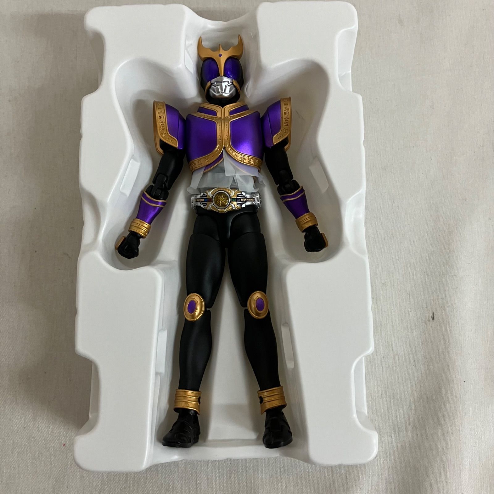 中古 仮面ライダークウガ ライジングタイタン 真骨彫製法 S.H.Figuarts 