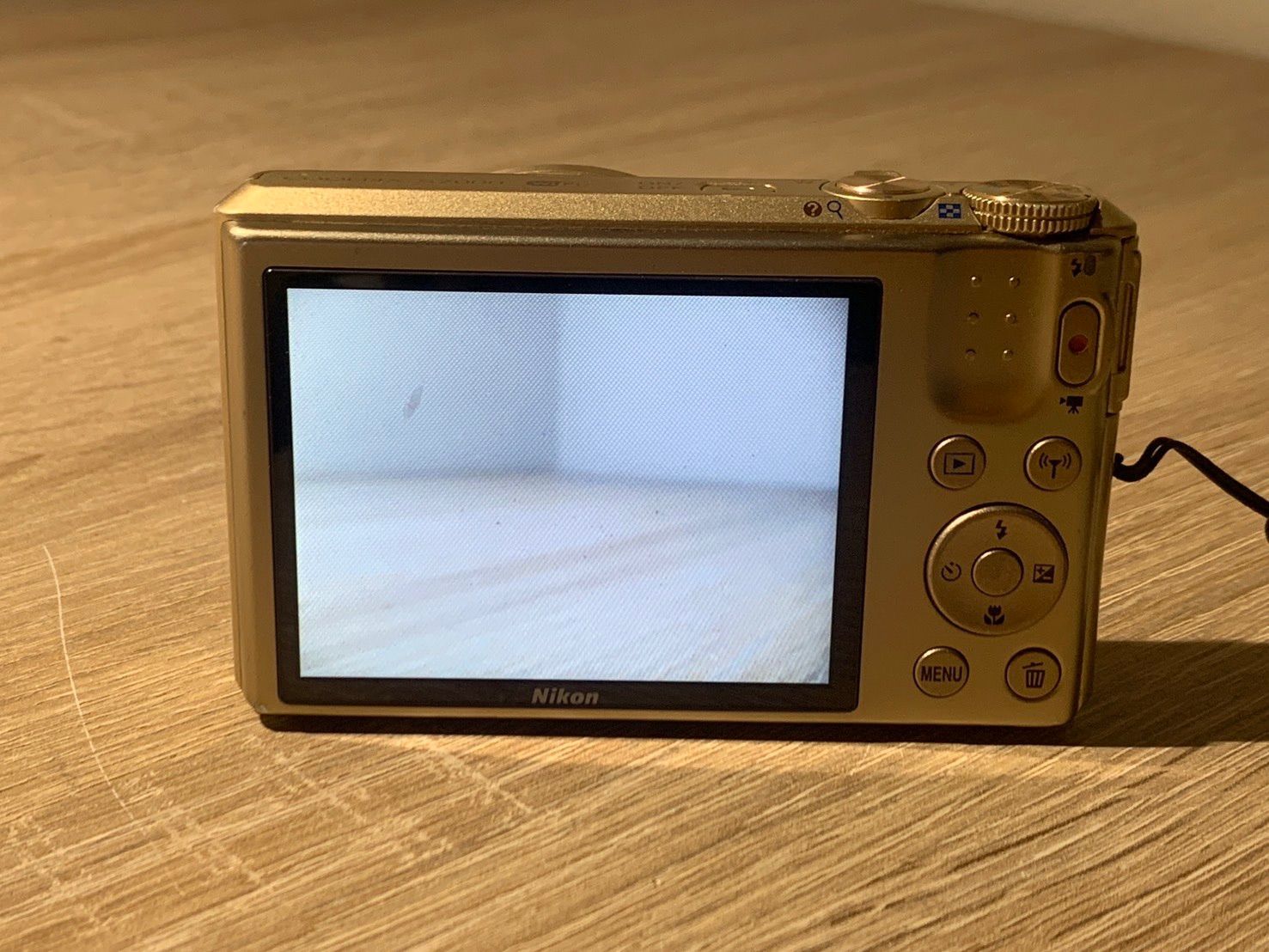 【ジャンク品】Nikon COOLPIX s7000 1388 Nikon COOLPIX S7000 ゴールド デジカメ ジャンク品【宅】 - メルカリ