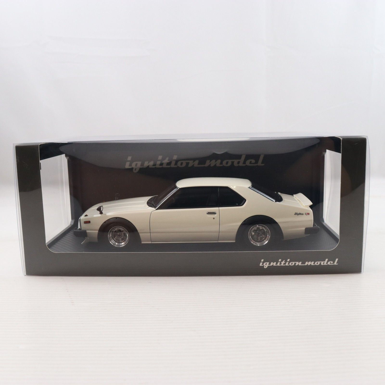1/18 Nissan Skyline(スカイライン) 2000 Turbo GT-ES C211(ホワイト