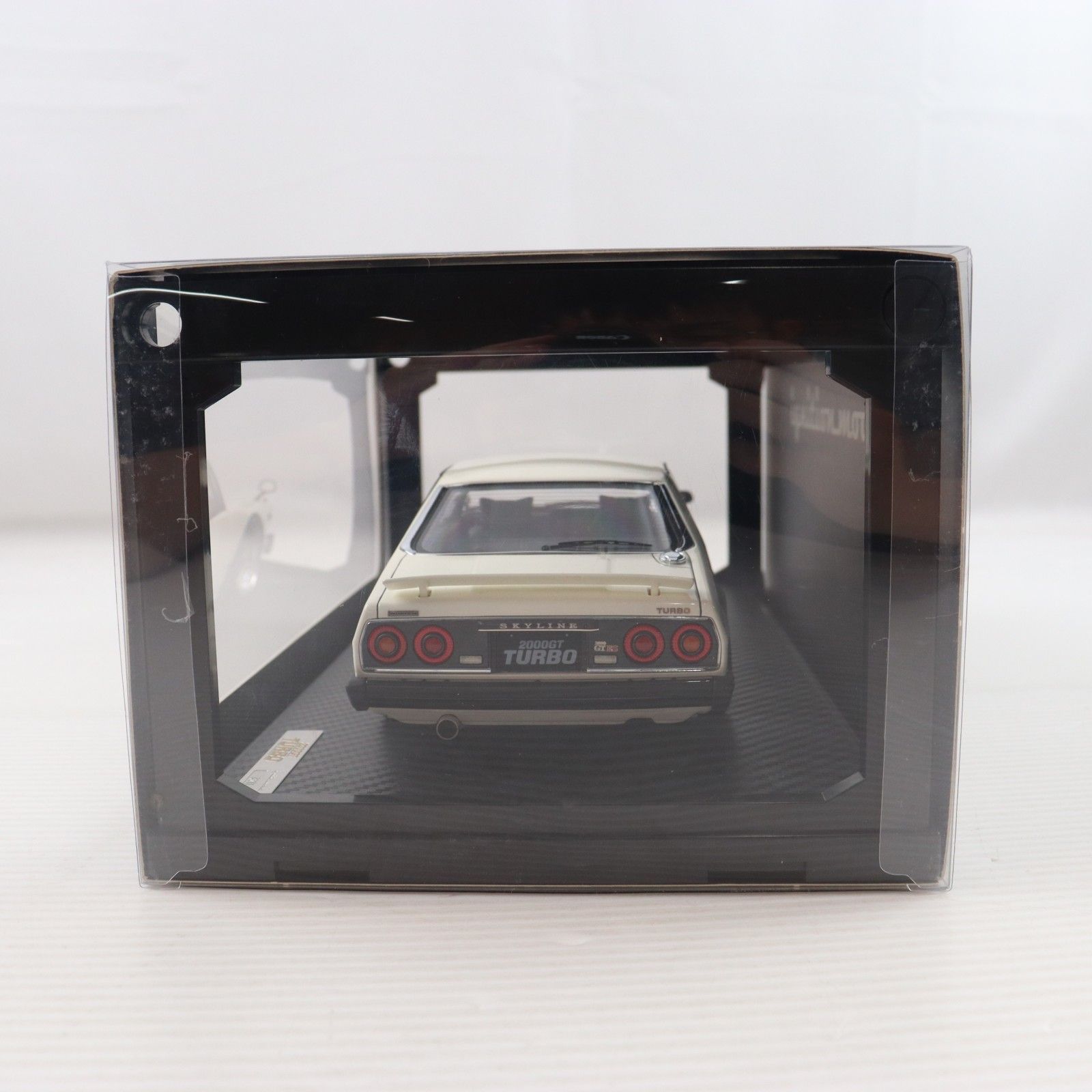 1/18 Nissan Skyline(スカイライン) 2000 Turbo GT-ES C211(ホワイト