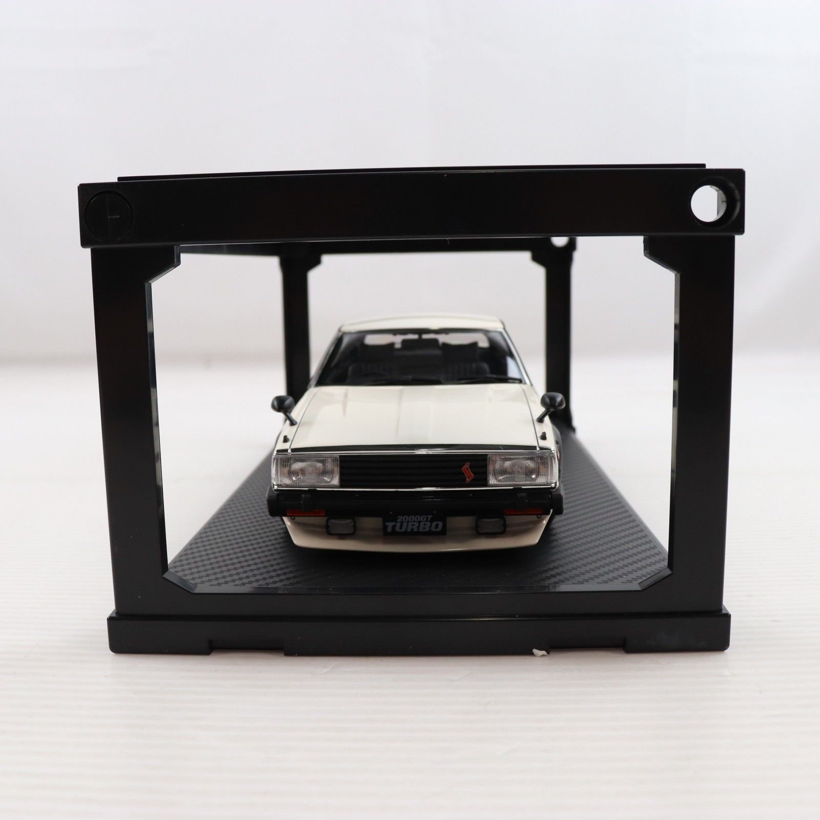 1/18 Nissan Skyline(スカイライン) 2000 Turbo GT-ES C211(ホワイト
