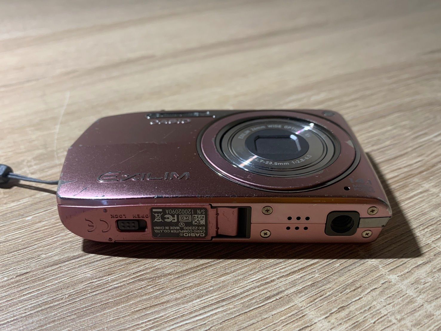 1403 Casio EXILIM EX-Z2300 ピンク デジカメ 動作確認済み【ネ