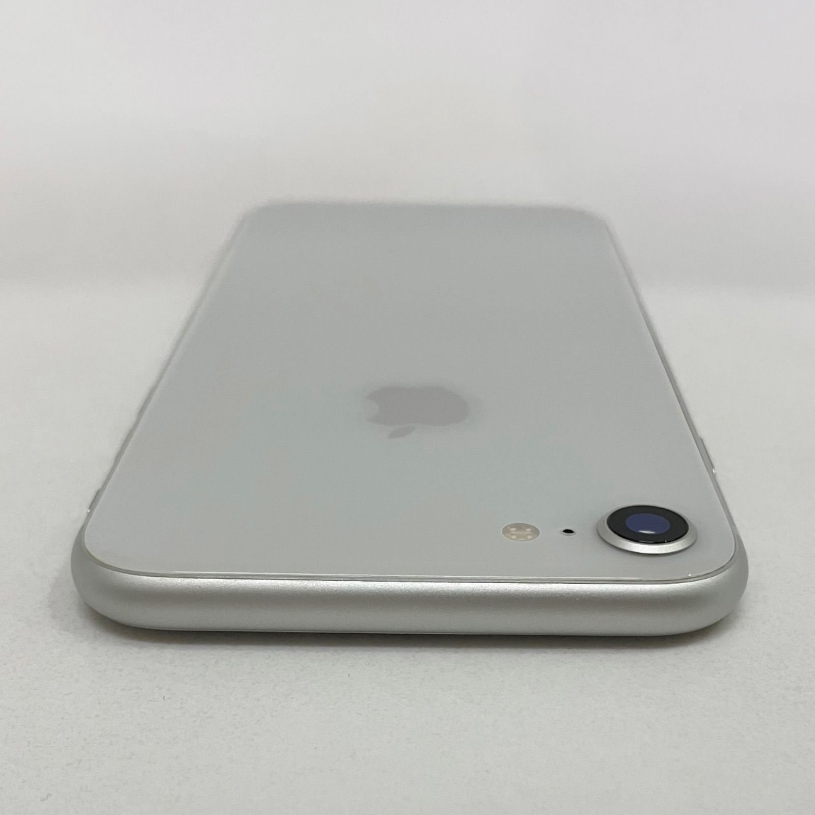 ぽ*い様 iphone8 64GB シルバー 美品】iPhone8 64GB シルバー SIMフリー K-E22013 - メルカリ