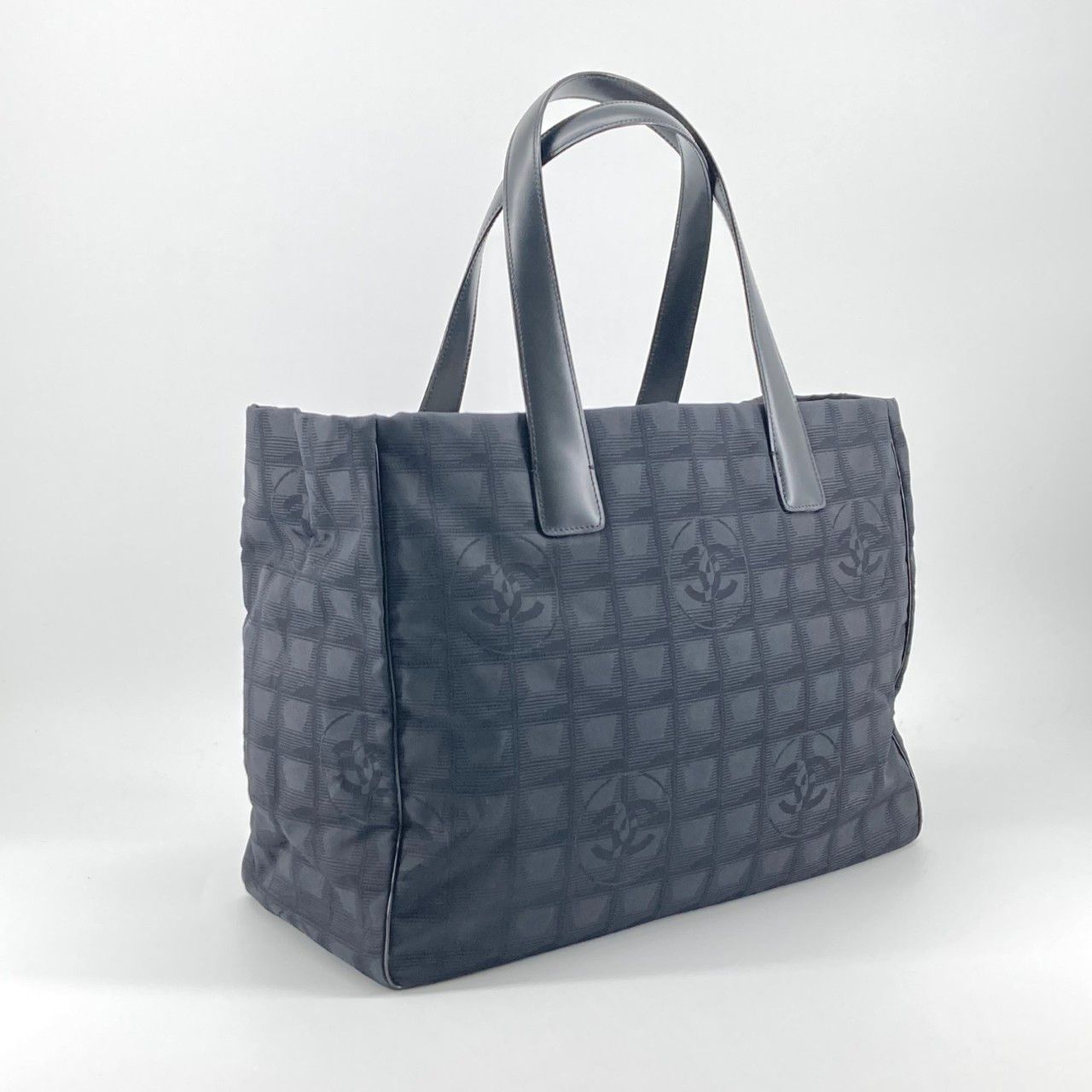 CHANEL（シャネル） ニュートラベルライン A15991 トートバッグ