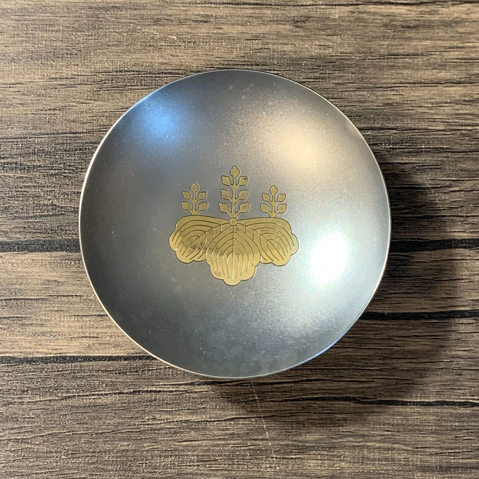 [むつ81-061008] 防衛庁 永年勤続者表彰記念品 銀杯 純銀製 SV1000