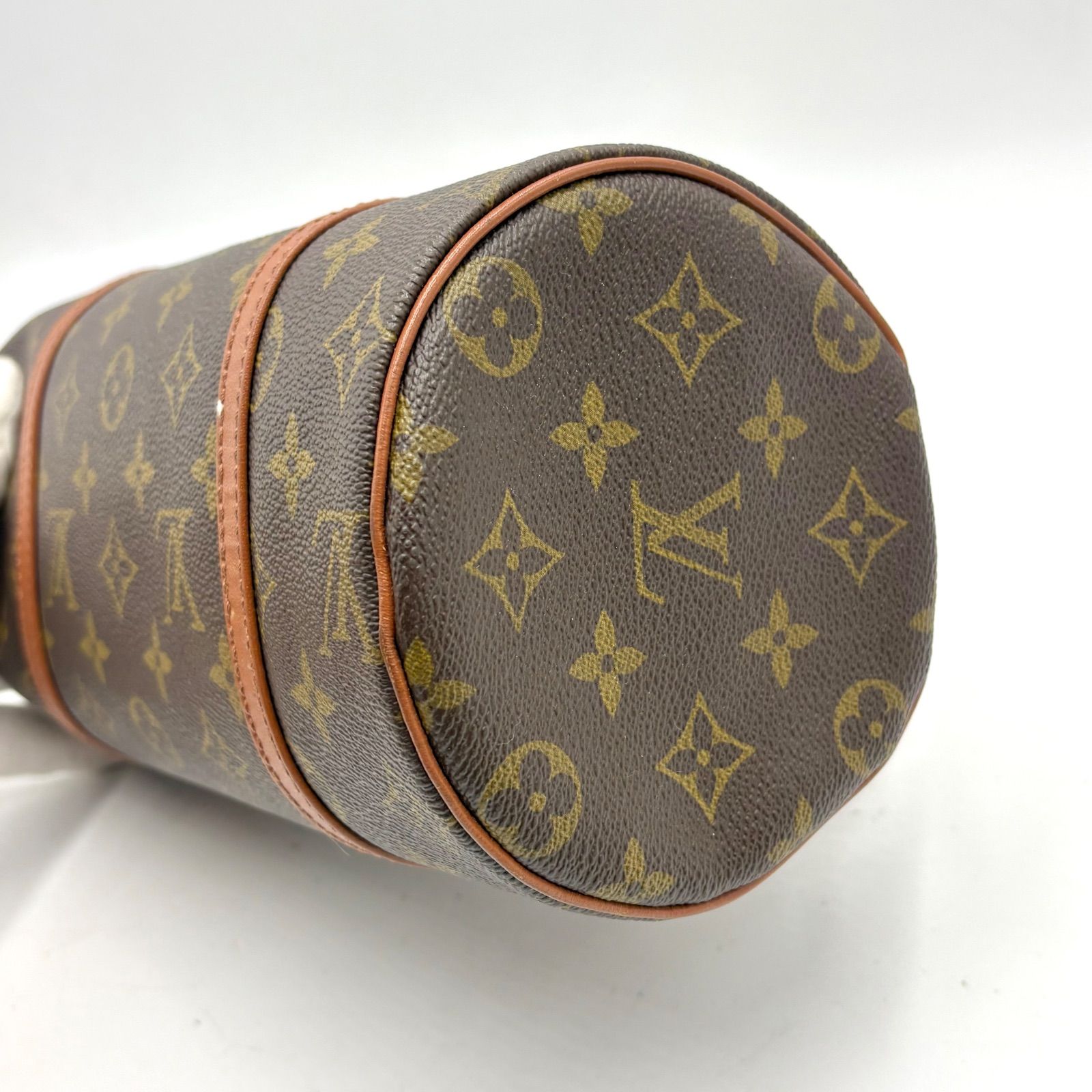 LOUIS VUITTON ルイヴィトン パピヨン26 モノグラム ハンドバッグ 筒型 