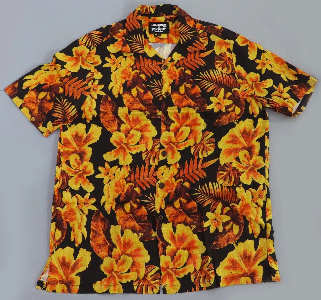 【中古】ポロシャツ・ワークシャツ 総柄 Hilo Hattie アロハシャツ ブラック×オレンジ XLサイズ 「龍が如く8 外伝 Pirates in Hawaii」