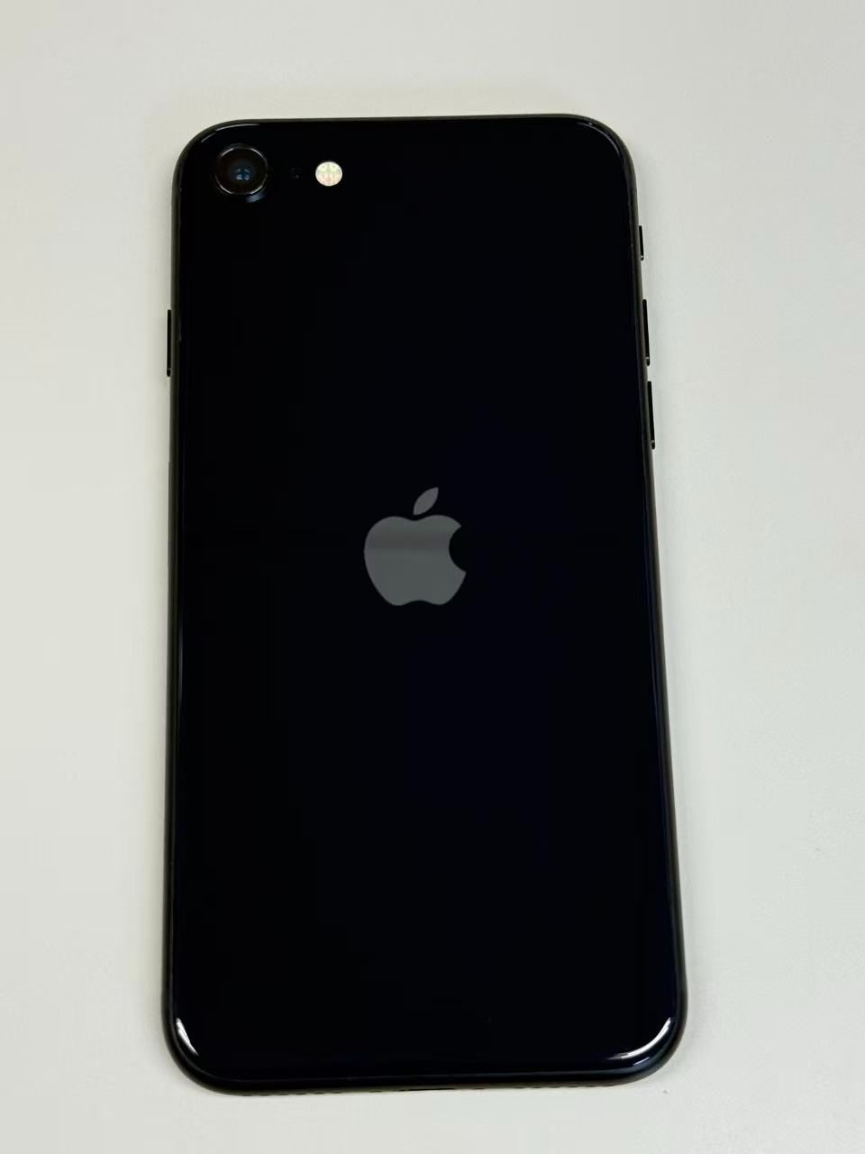 電池100%docomo SIMフリー iPhone SE(第３世代) 64GB ミッドナイト ジャンク品