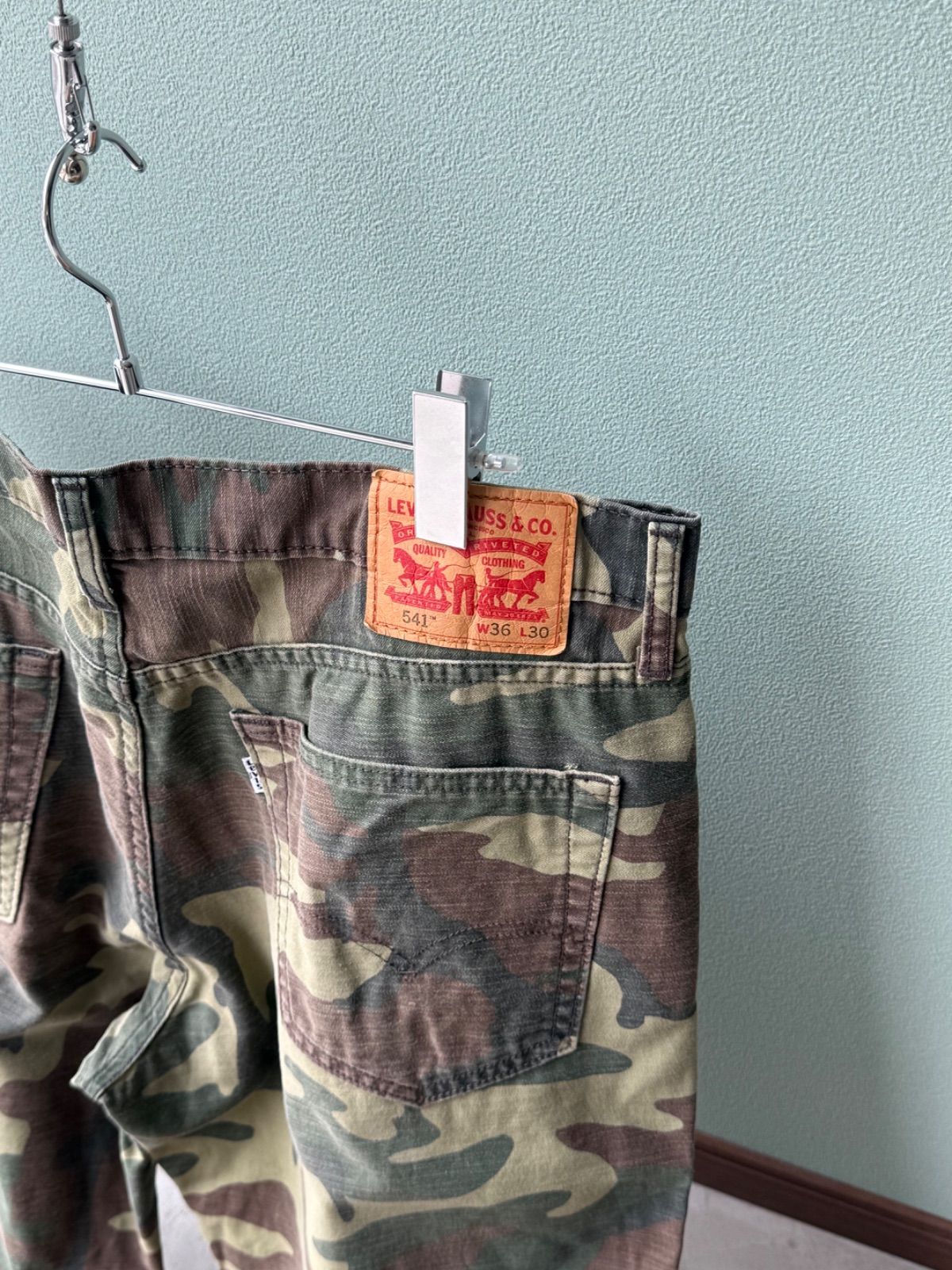 Levi's 541 00s Camo Pants