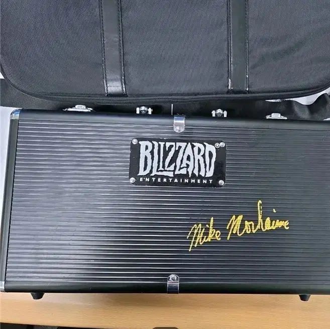 ブリザード・エンターテイメント 役員 ポーカーセット