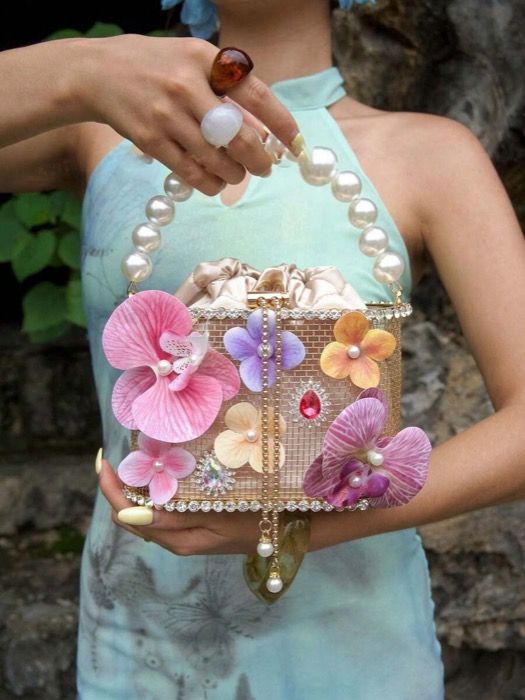 バッグ レディース パーティーバッグ 高級女性用 立体的な花飾り ディナーバッグ、繊細な金属メッシュパールハンドバッグ、ディナーやパーティに最適、デイリーウェア、フォーマルウェア、ボールドレス、誕生日ドレスとの組み合わせに