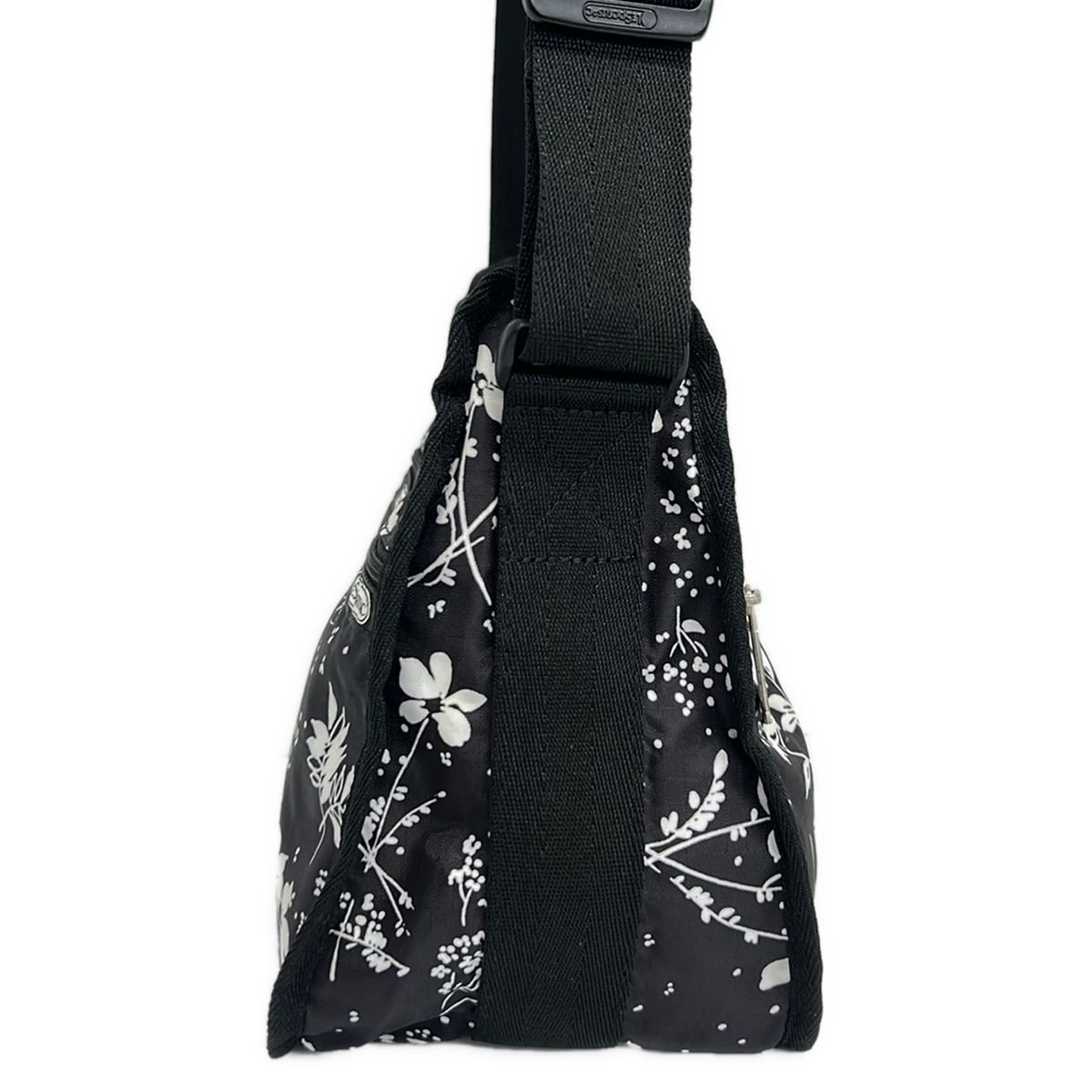 LESPORTSAC(レスポートサック) ショルダーバッグ - 黒×白 花柄