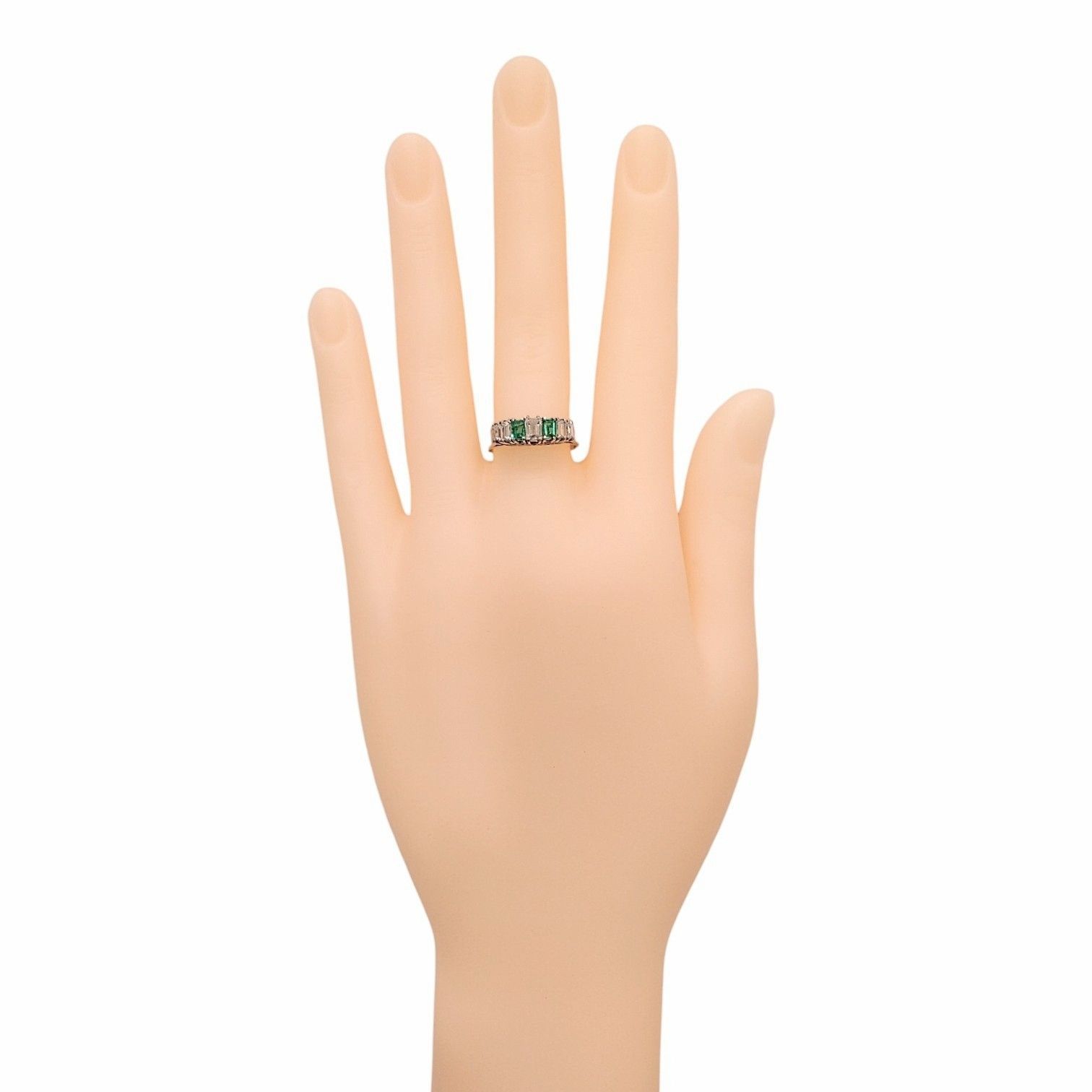 Pt900 エメラルド0.24ct ダイヤモンド0.62ct 一文字リング【K1470 