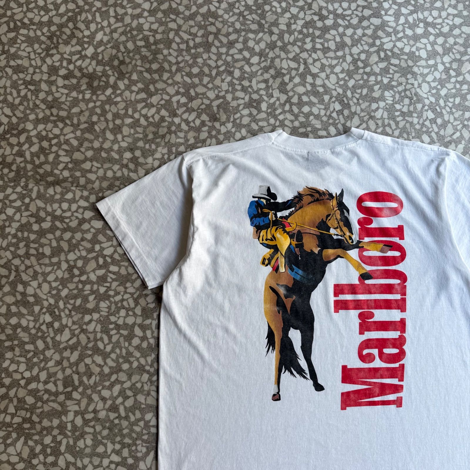 [ Archive アーカイブ Y2K ] Marlboro / 90’s Cowboy T-shirt size XL マルボロ　ポケットTシャツ　シングルステッチ　カウボーイ　バックプリント　ストリート オーバーサイズ 白　タバコT