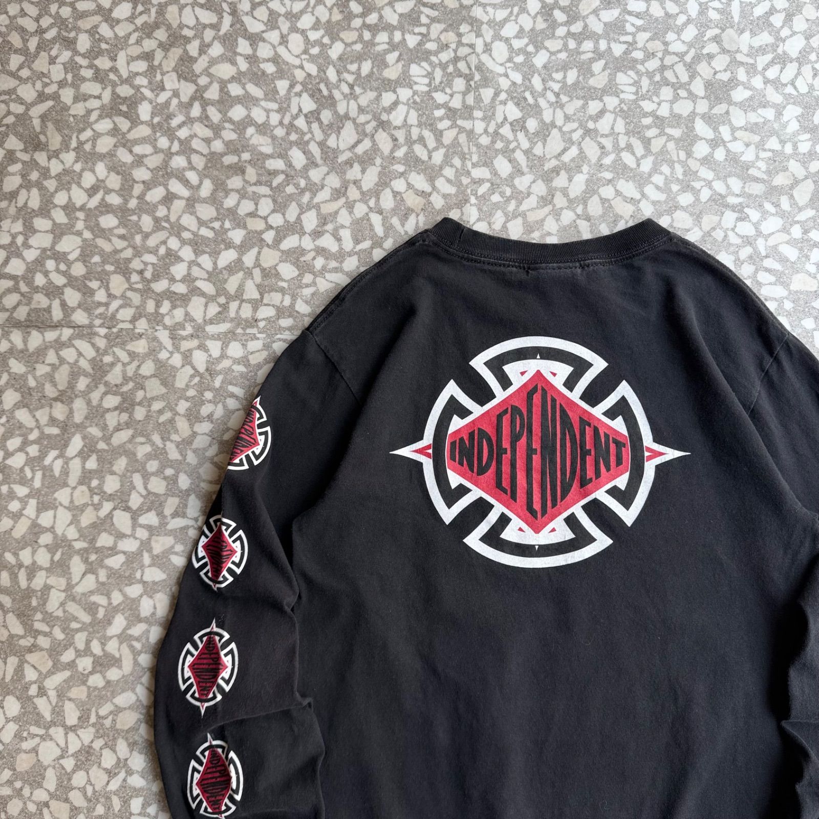 [ Archive アーカイブ Y2K ]NHS / 90’-00’s INDEPENDENT ls T-shirt インディペンデント　アイアンクロス　スリーブロゴ　長袖Tシャツ　レイヤード　ストリート バックプリント sk8 横ノリ スケーター