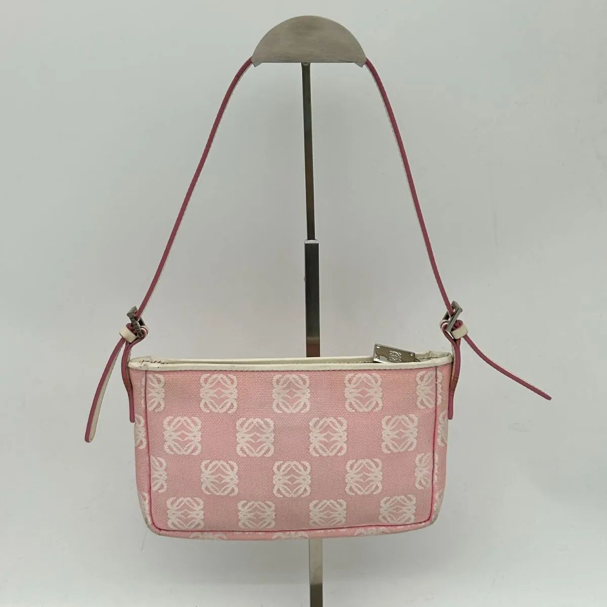 LOEWE （ロエベ）ハンドバッグ アナグラム【中古】 32,175円