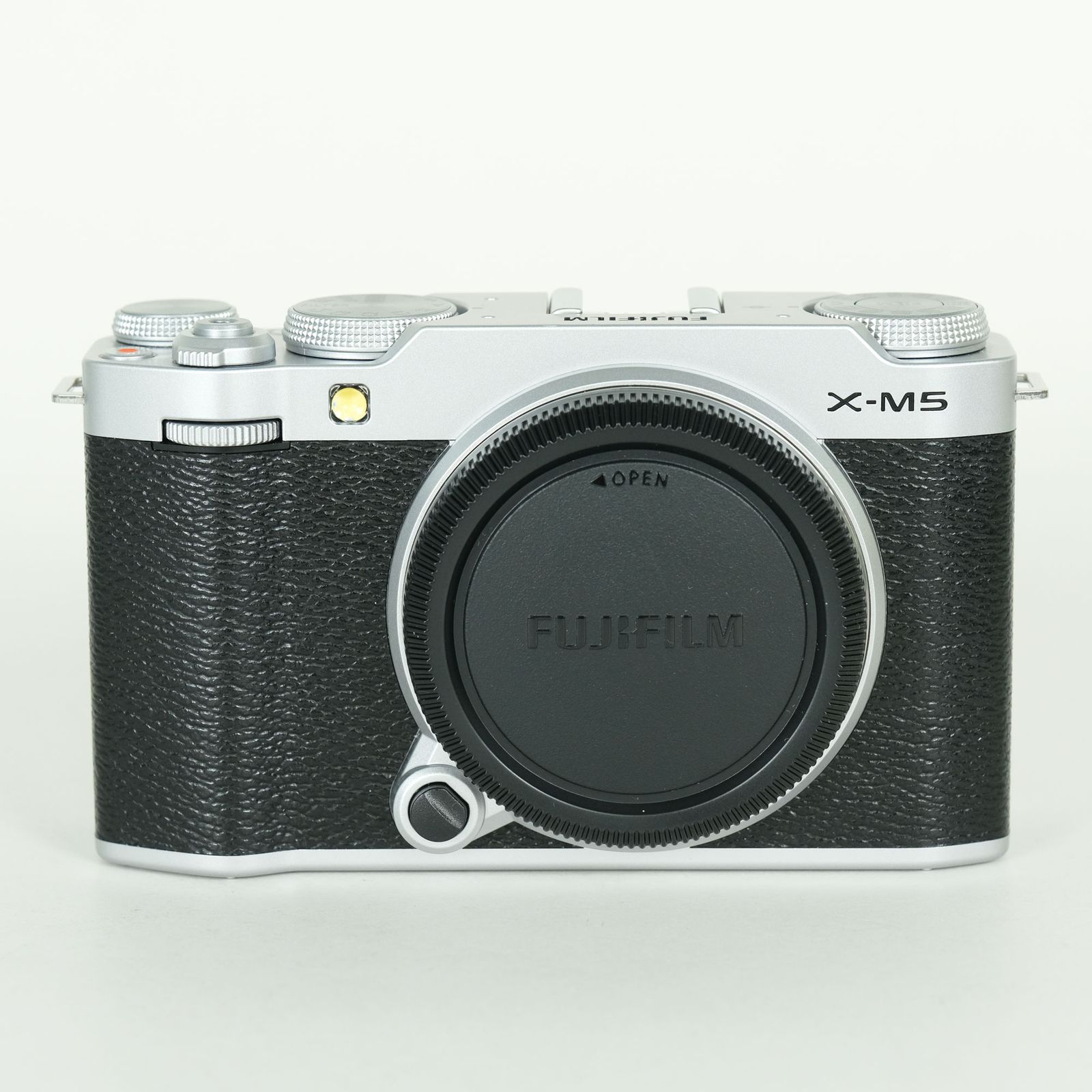 美品 | シャッター数945回] FUJIFILM X-M5 [ボディ シルバー