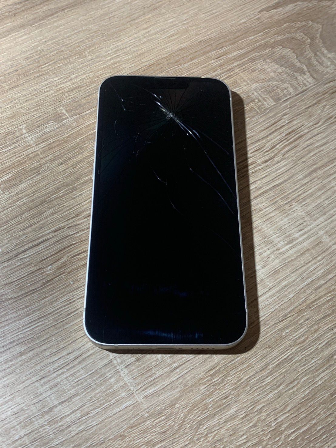 iPhone 13 128GB スターライト ジャンク品 - メルカリ