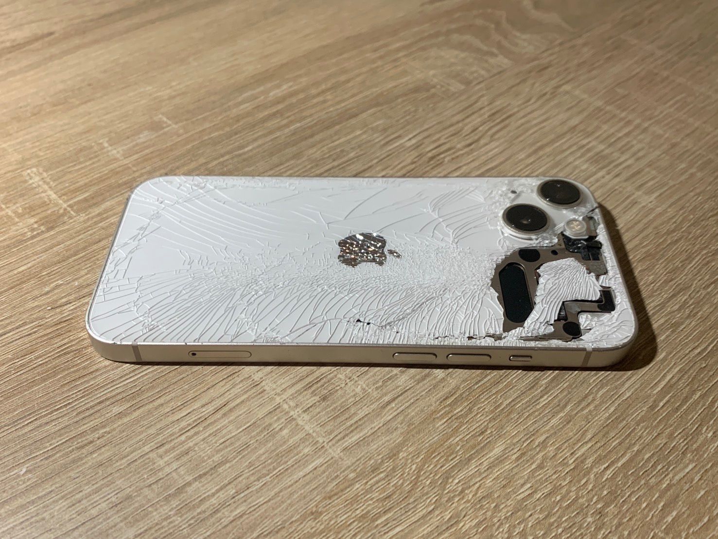iPhone 13 128GB スターライト ジャンク品 - メルカリ