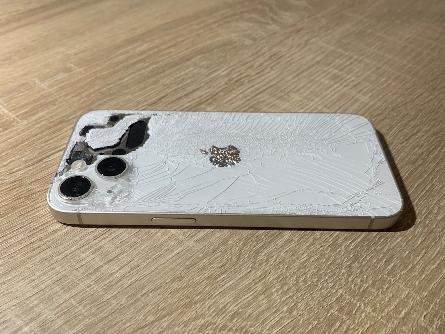 iPhone 13 128GB スターライト ジャンク品 - メルカリ