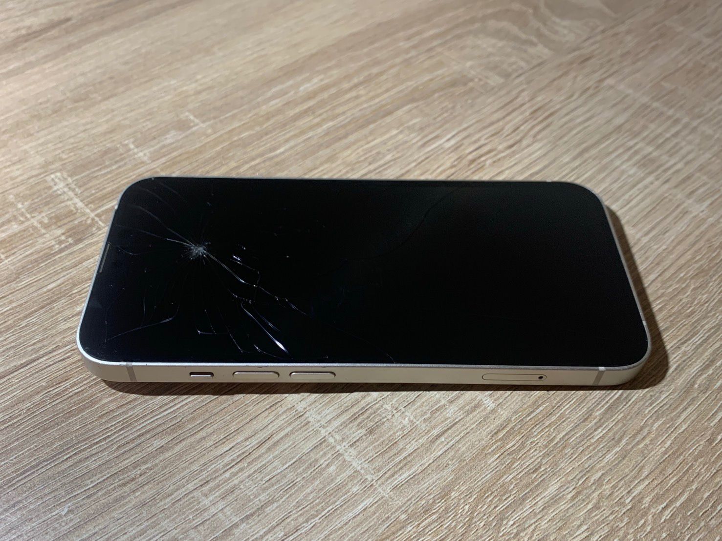iPhone 13 128GB スターライト ジャンク品 - メルカリ