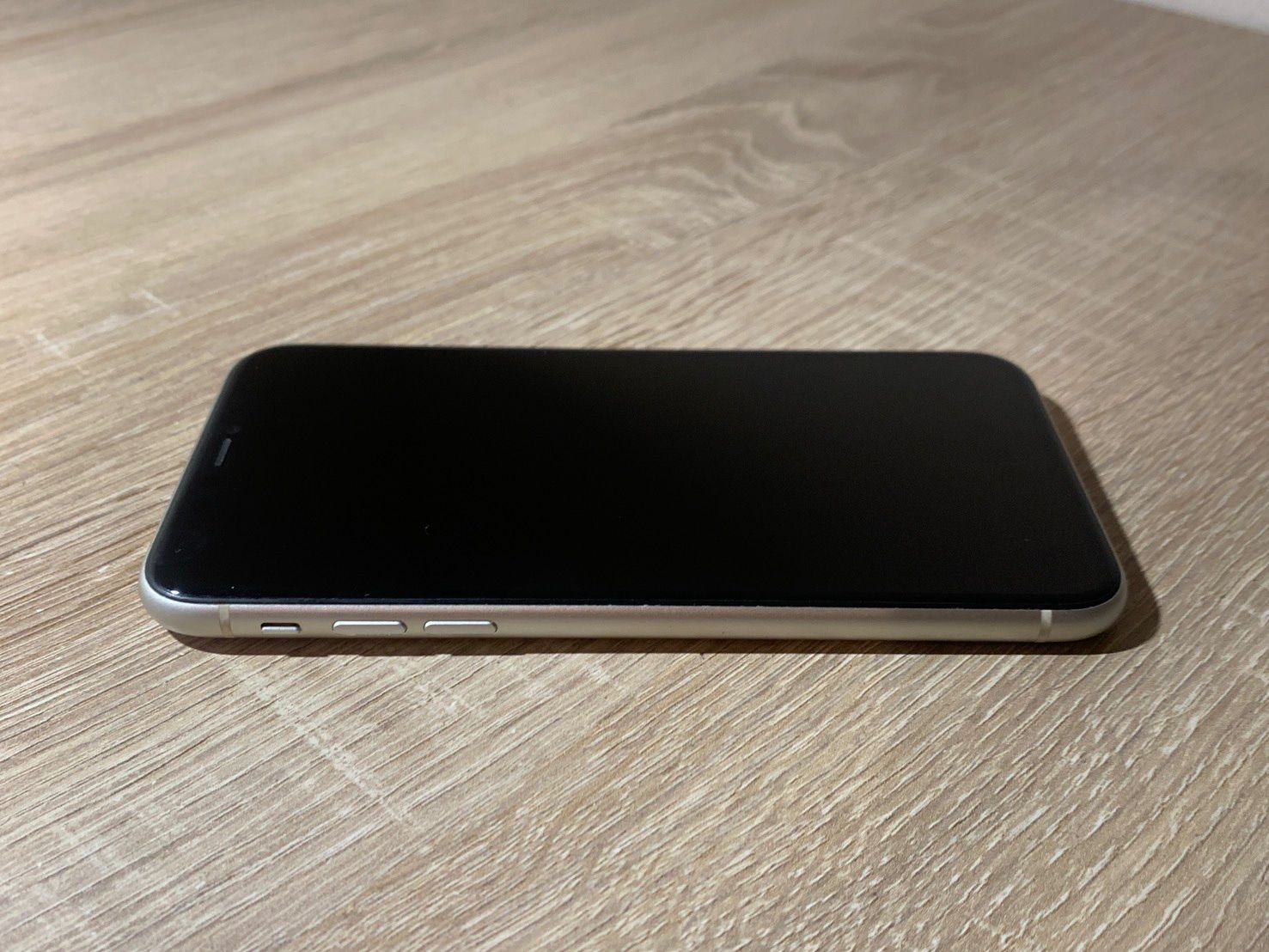 iPhone11 本体 右側タッチ不良あり ジャンク品 iPhone 11 128GB ホワイト ジャンク品 - メルカリ