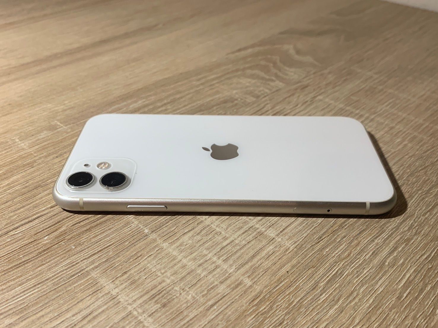 iPhone 11 128GB ホワイト ジャンク品 - メルカリ