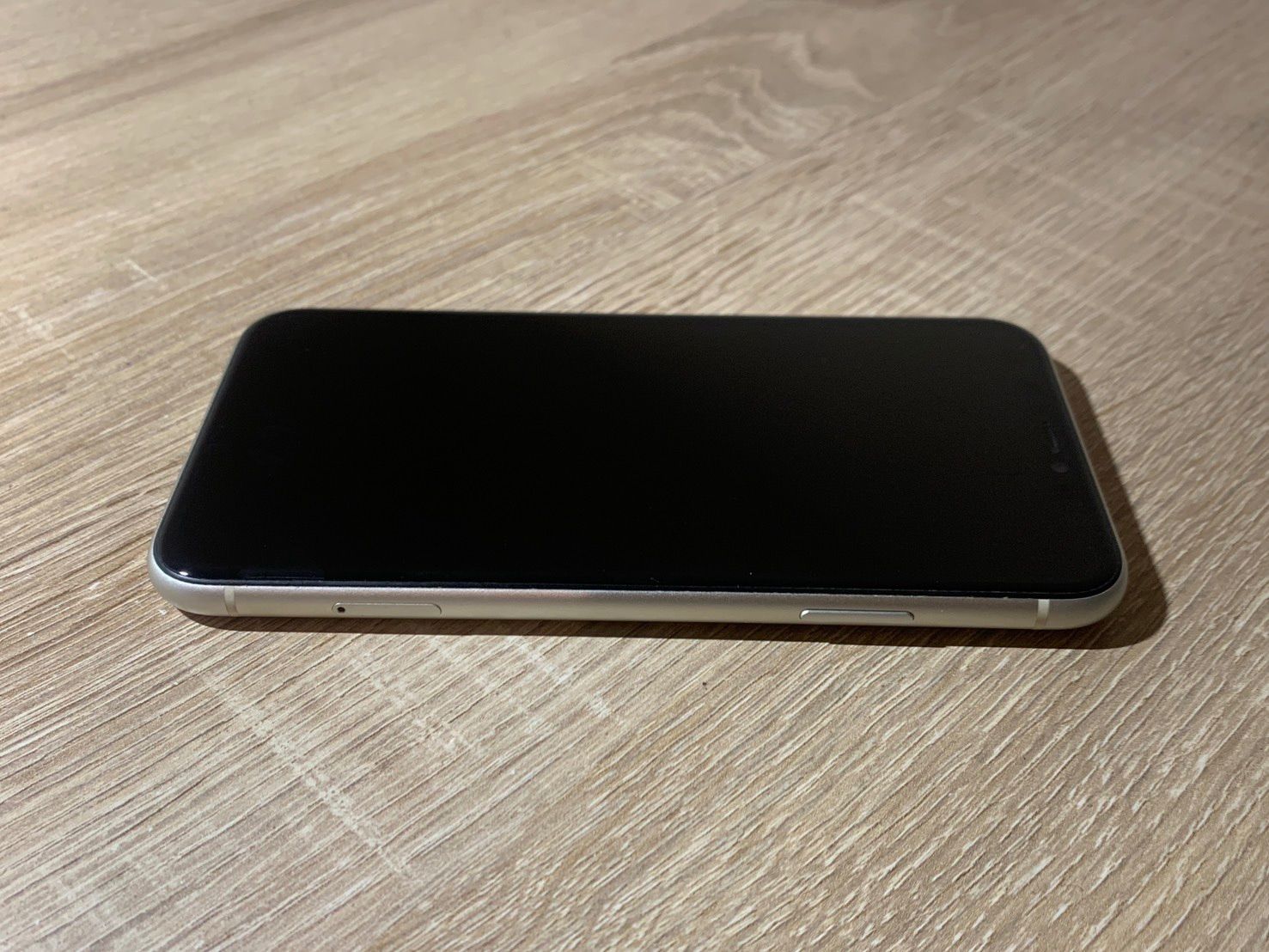 iPhone 11 128GB ホワイト ジャンク品 - メルカリ