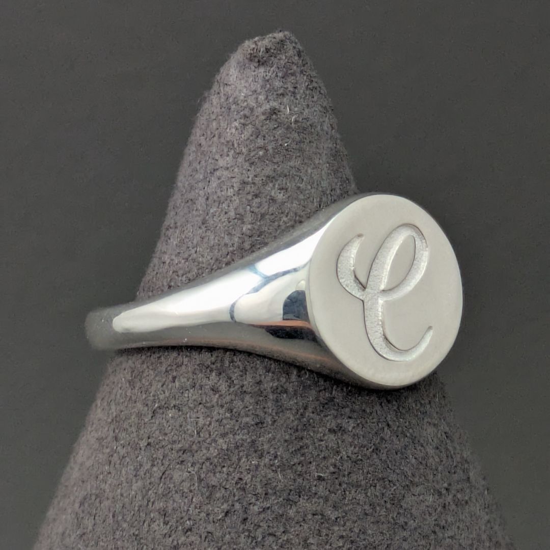 https://assets.mercari-shops-static.com/-/large/plain/2JSVxsRteEYHNG68ND9CRU.jpg@jpg