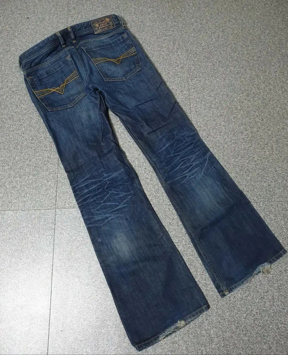 DIESEL 자탄 フレアフィット デニム ズボン 出品