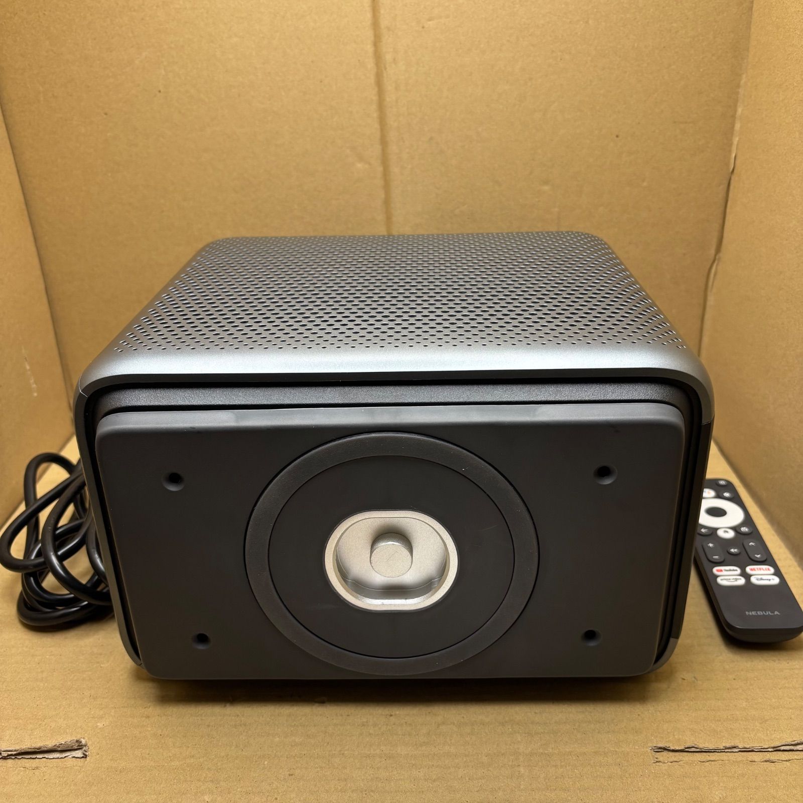 Anker Nebula Cosmos Laser 4K 【中古動作良好】 CH2> 中古・動作品 Anker Nebula Cosmos Laser 4K プロジェクター