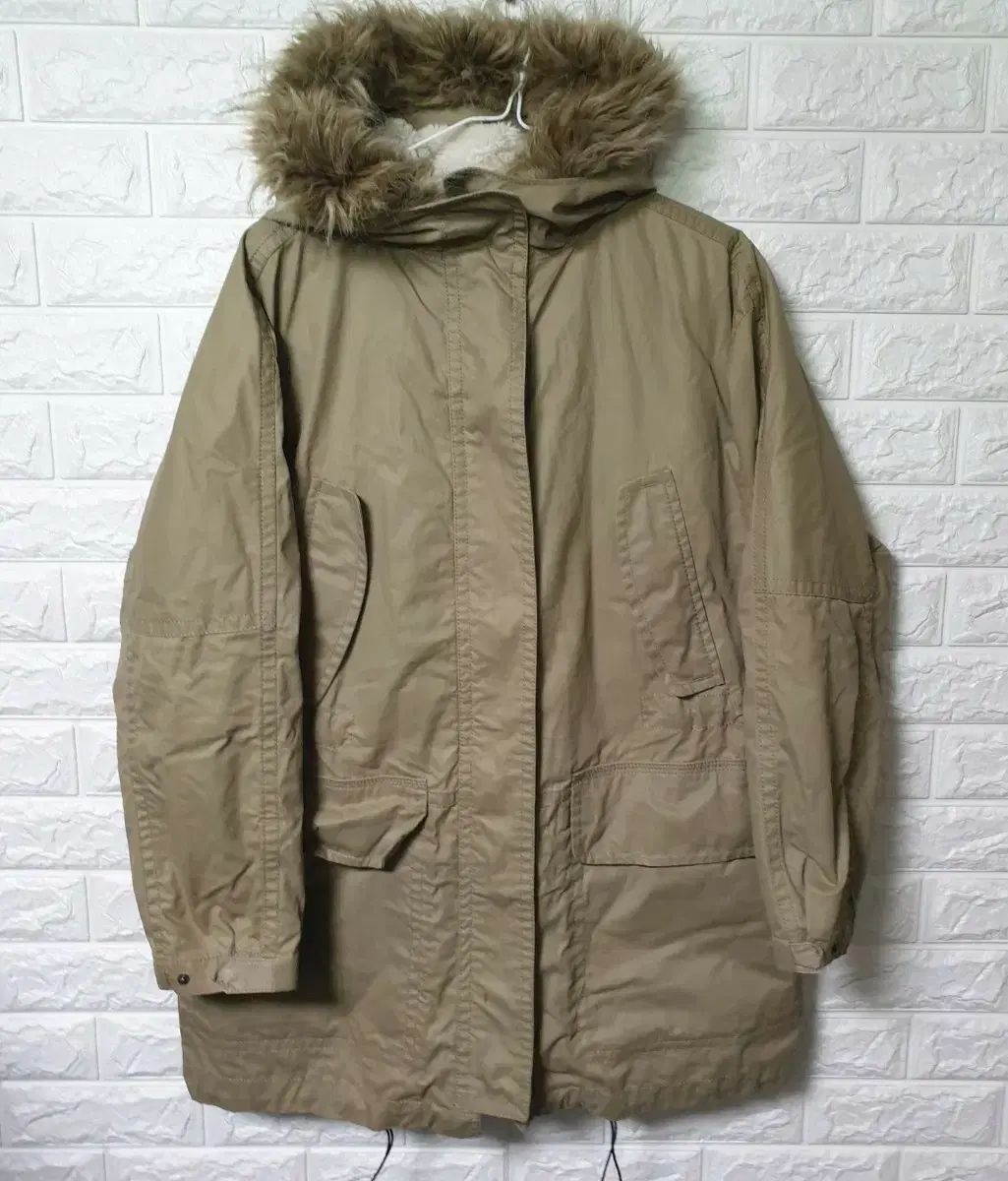 COACH マウンテンパーカー 出品